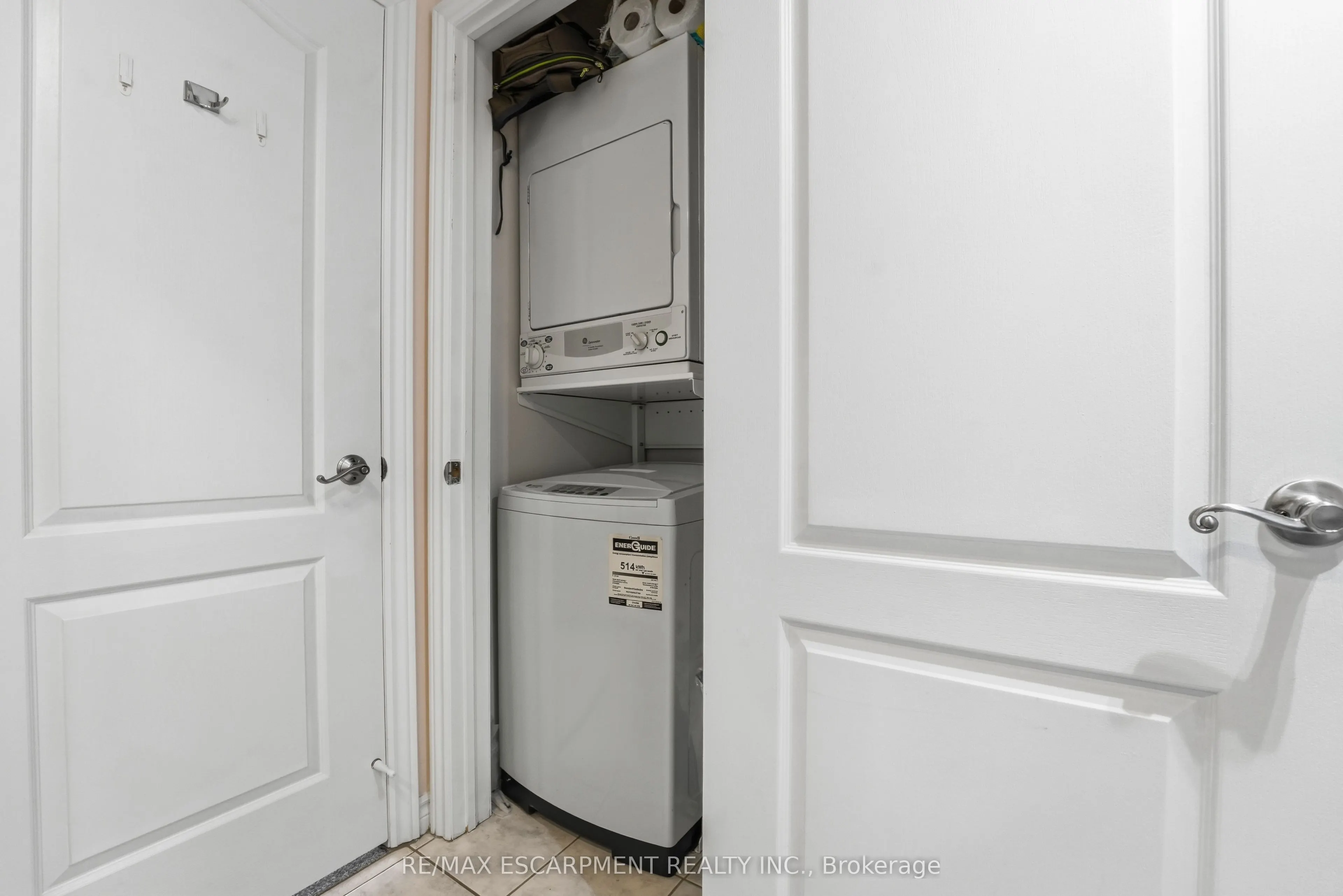 135 James Street S #802