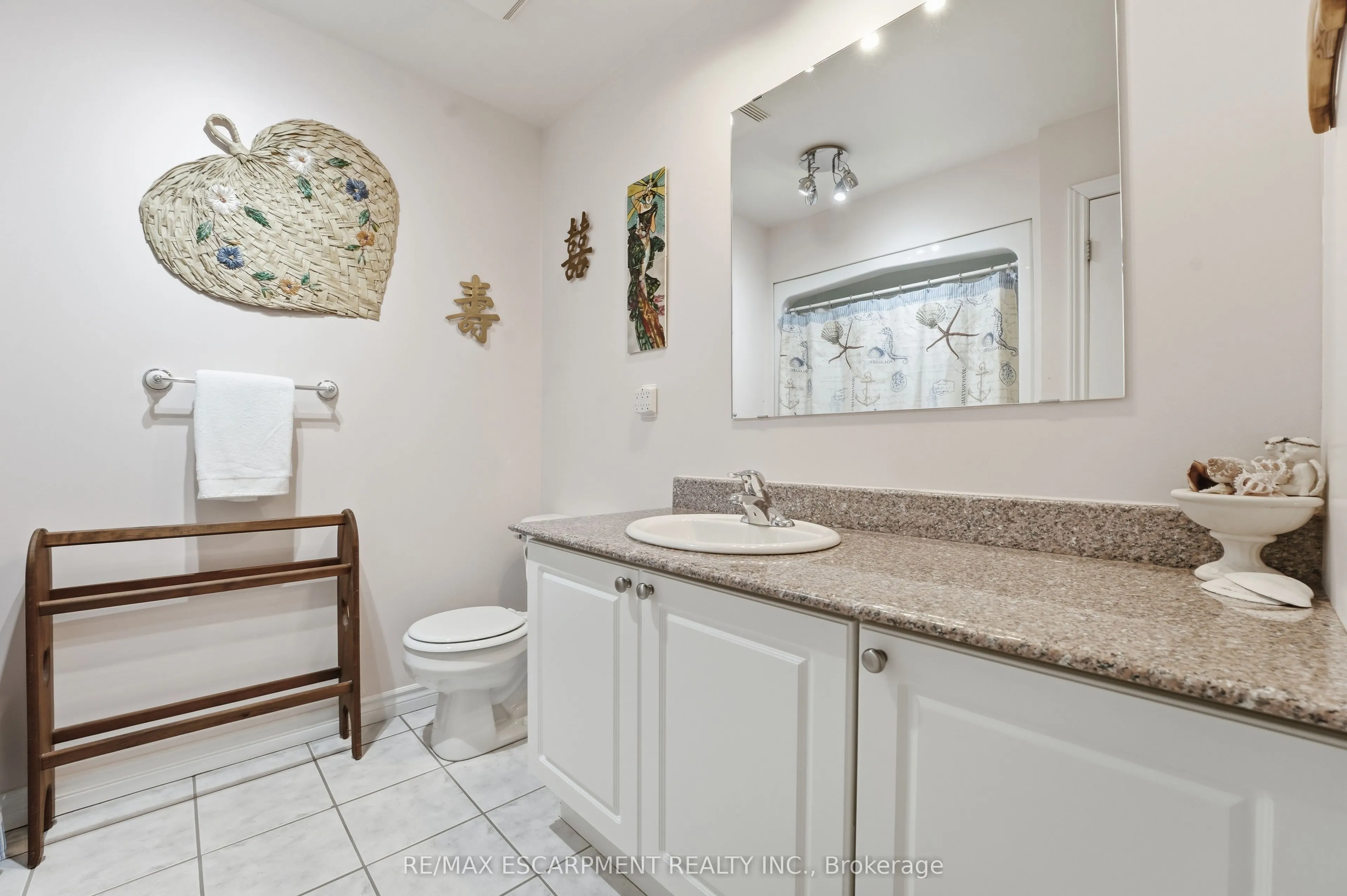 135 James Street S #802