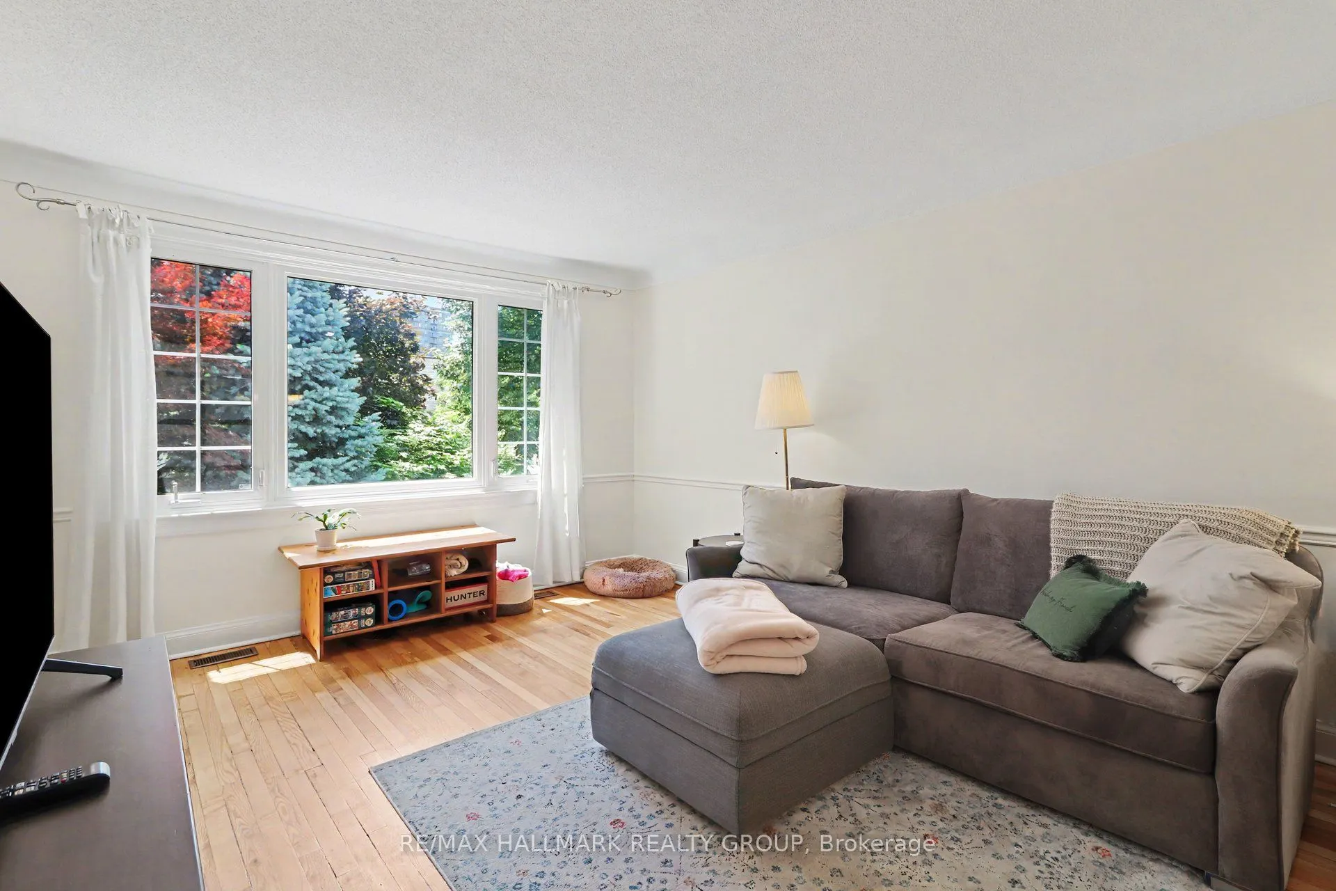 99 Dagmar Avenue