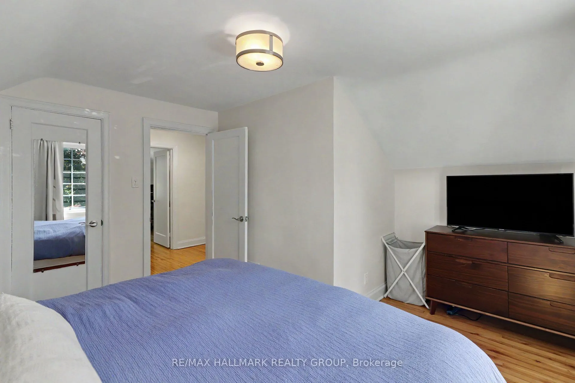 99 Dagmar Avenue