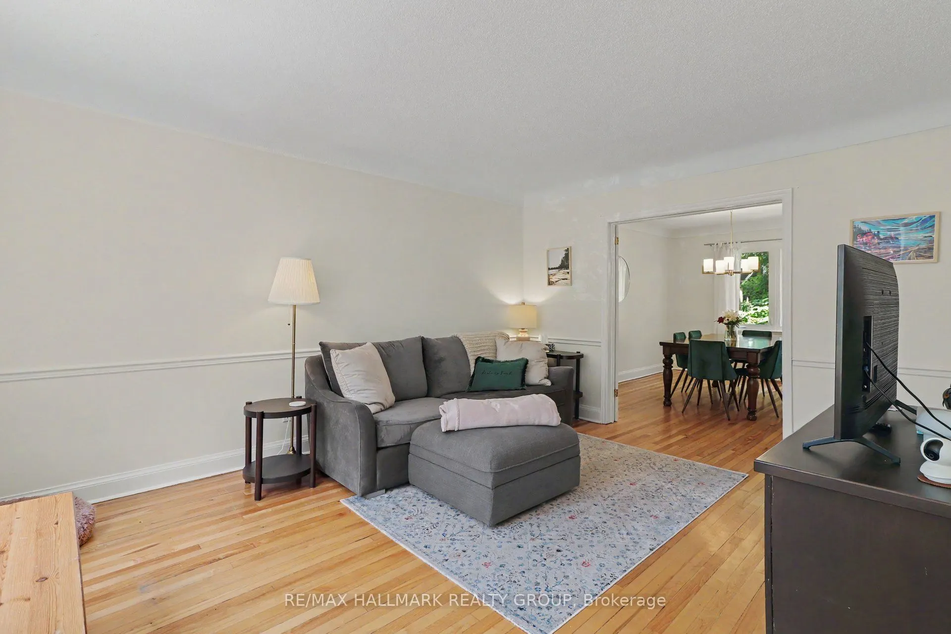 99 Dagmar Avenue
