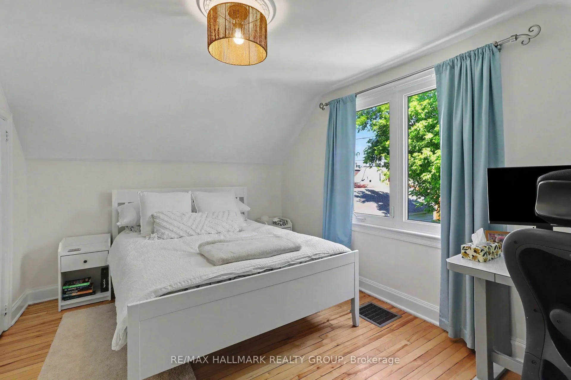 99 Dagmar Avenue