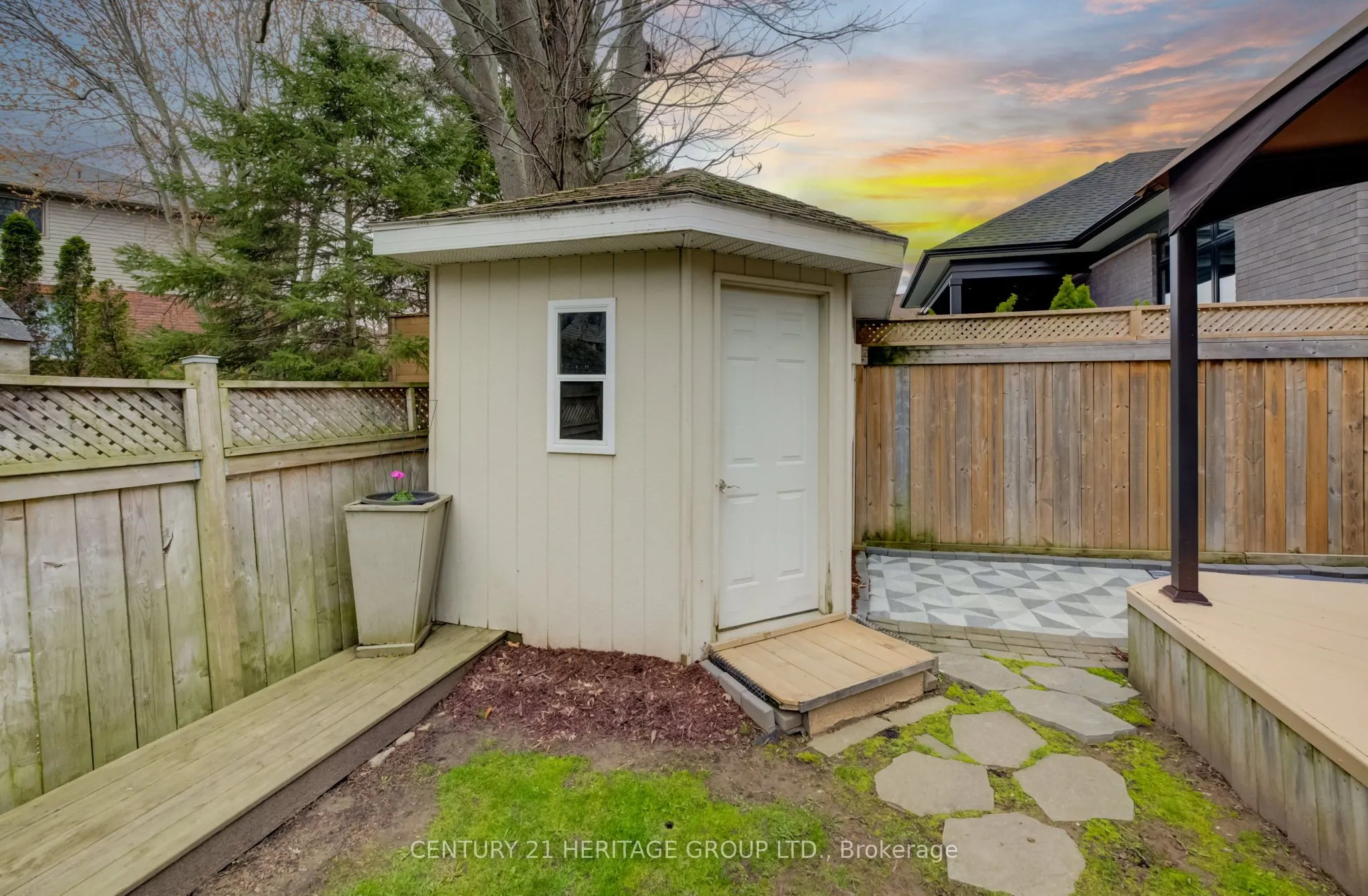 546 Jerseyville Road W