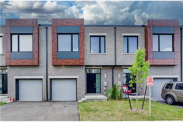 416 Dundas Street S