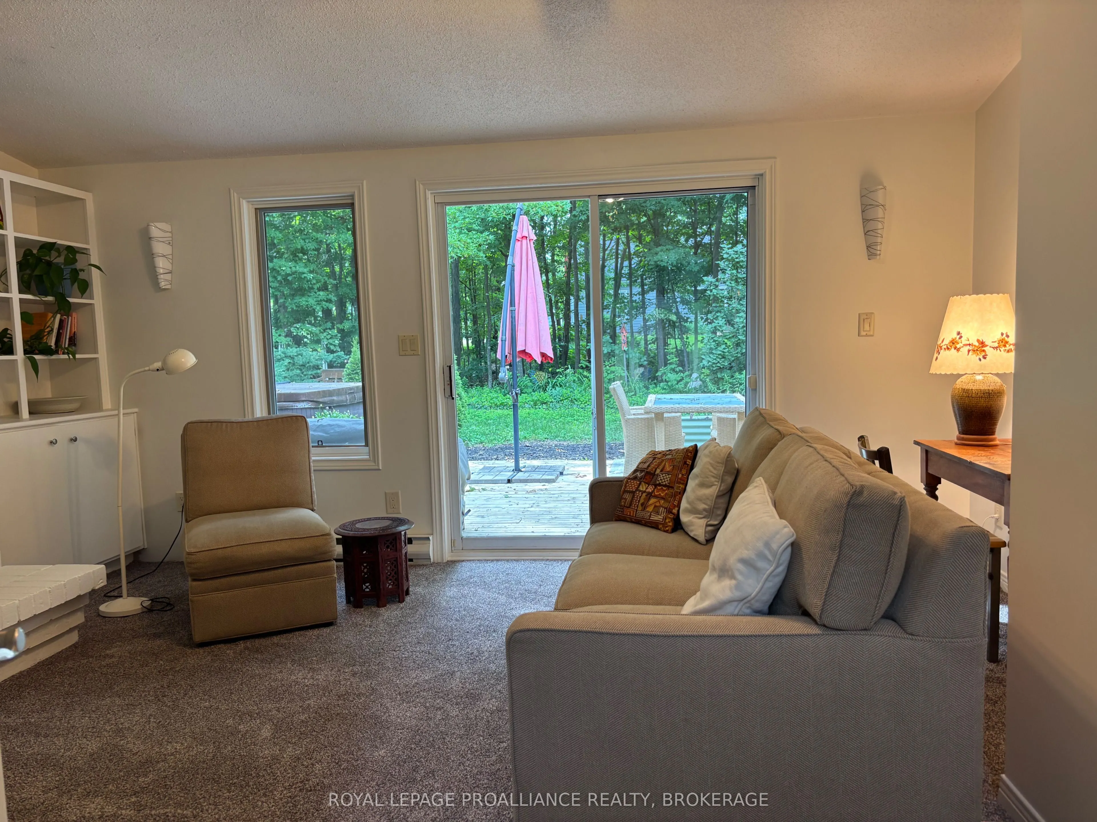 27 Riverside Drive