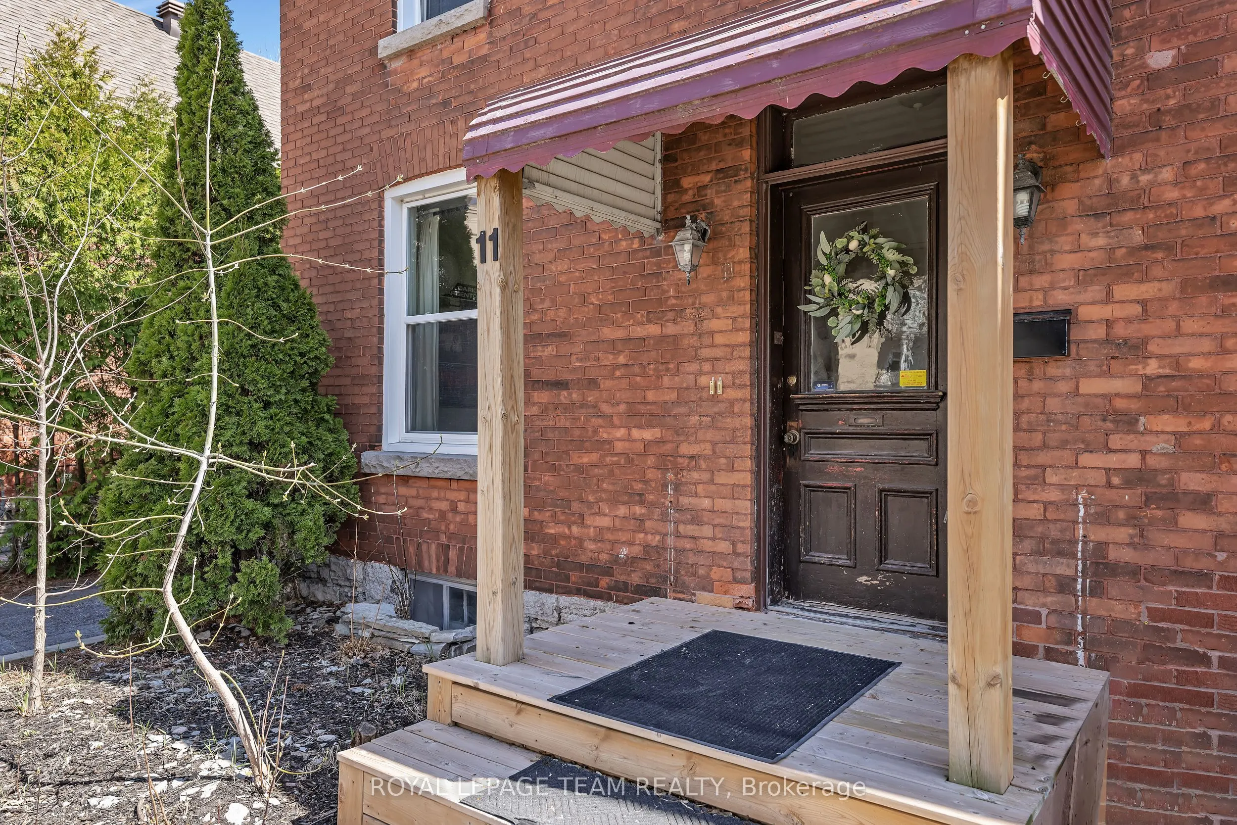 11 Sherbrooke Avenue