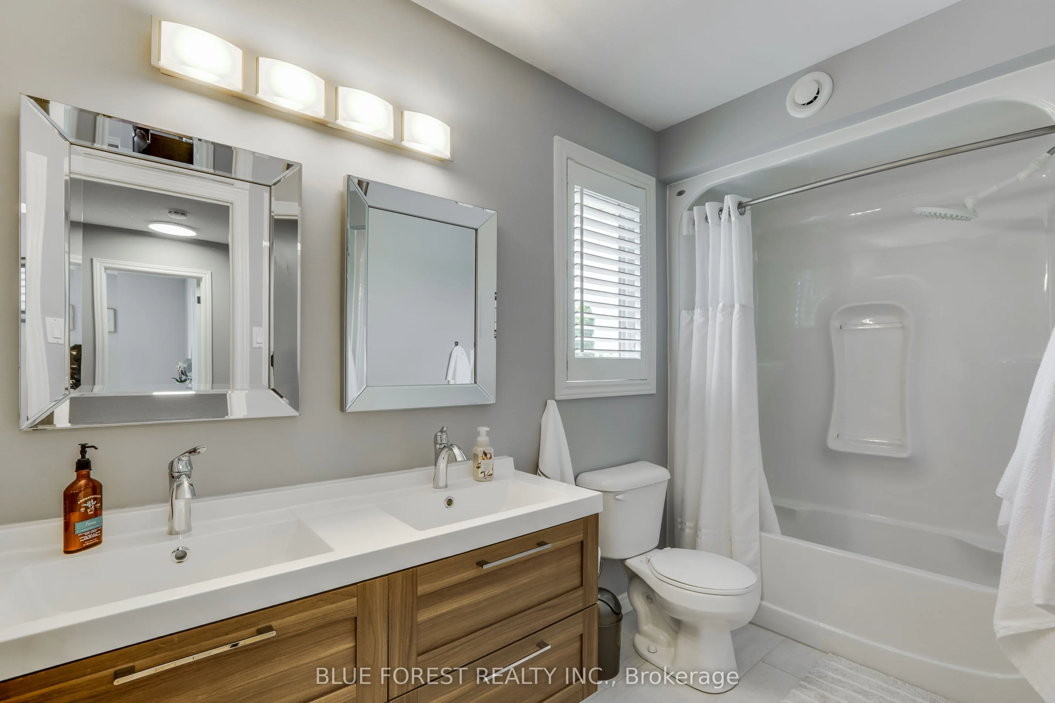 175 Forest Grove Crescent