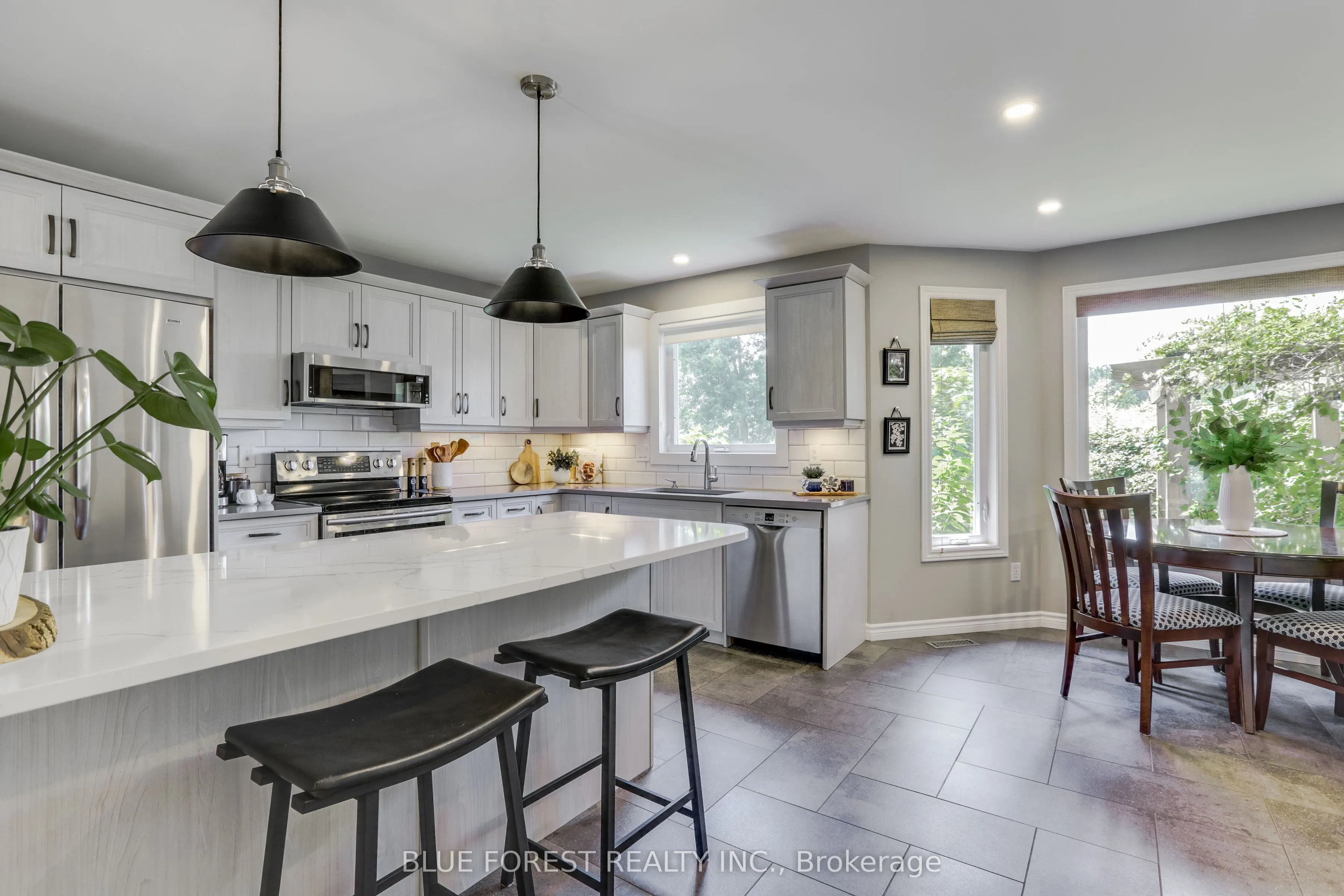 175 Forest Grove Crescent