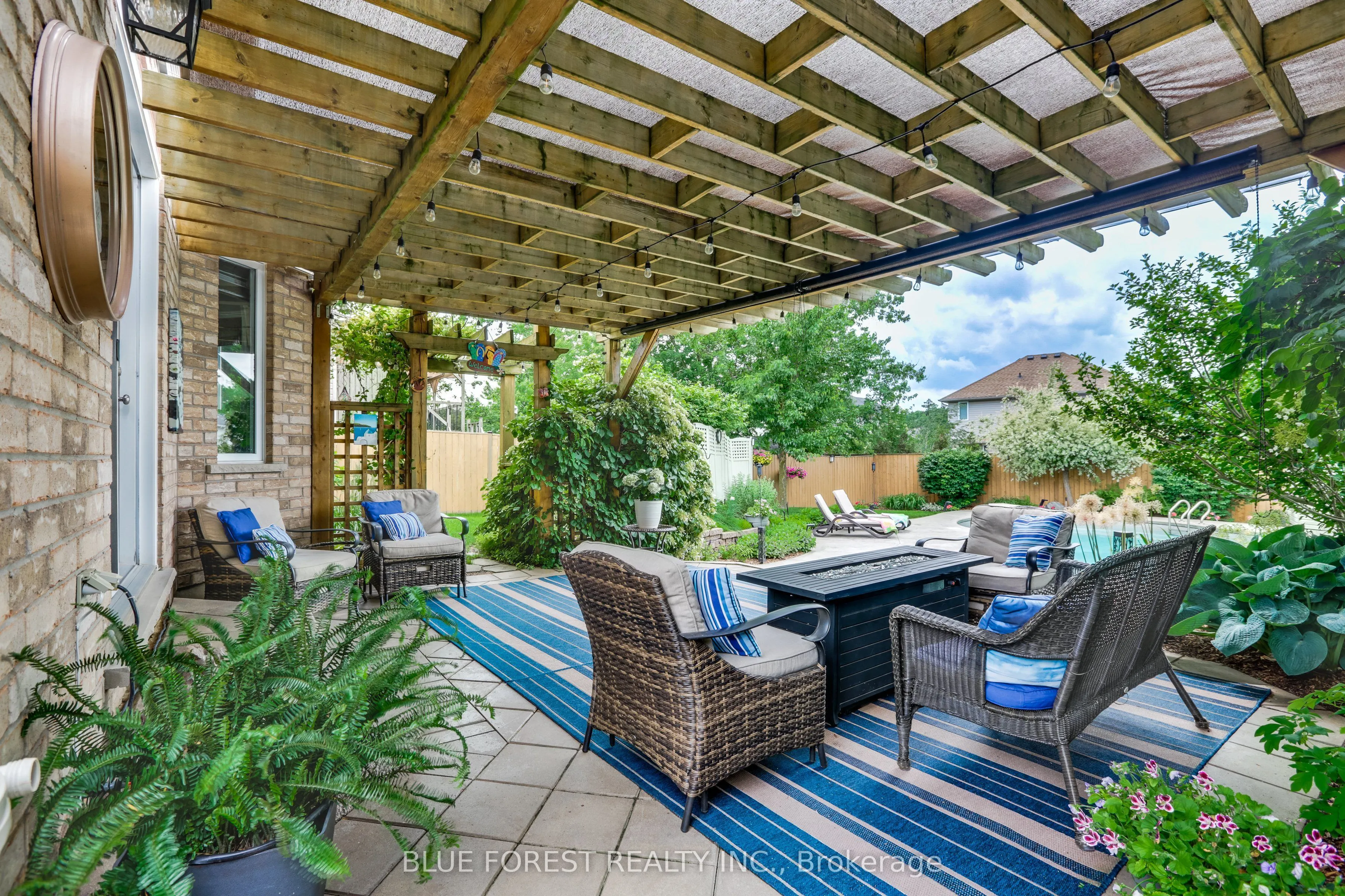 175 Forest Grove Crescent