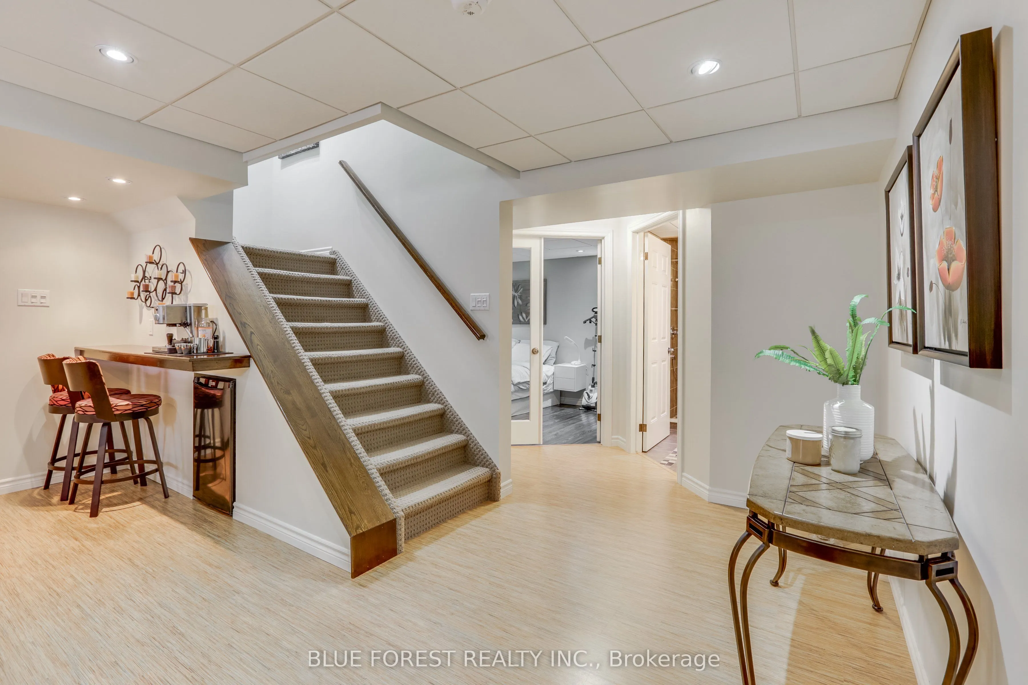 175 Forest Grove Crescent