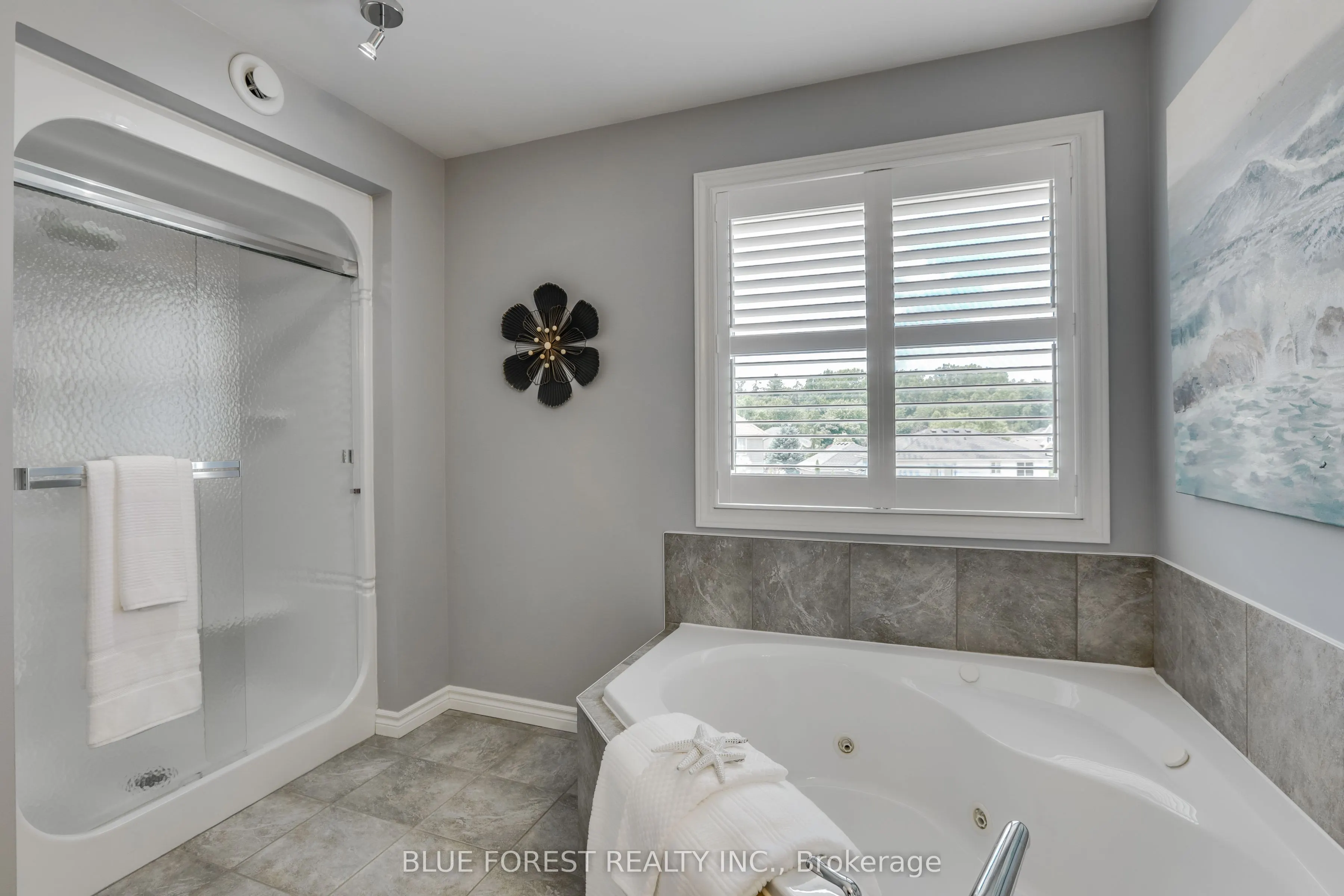 175 Forest Grove Crescent