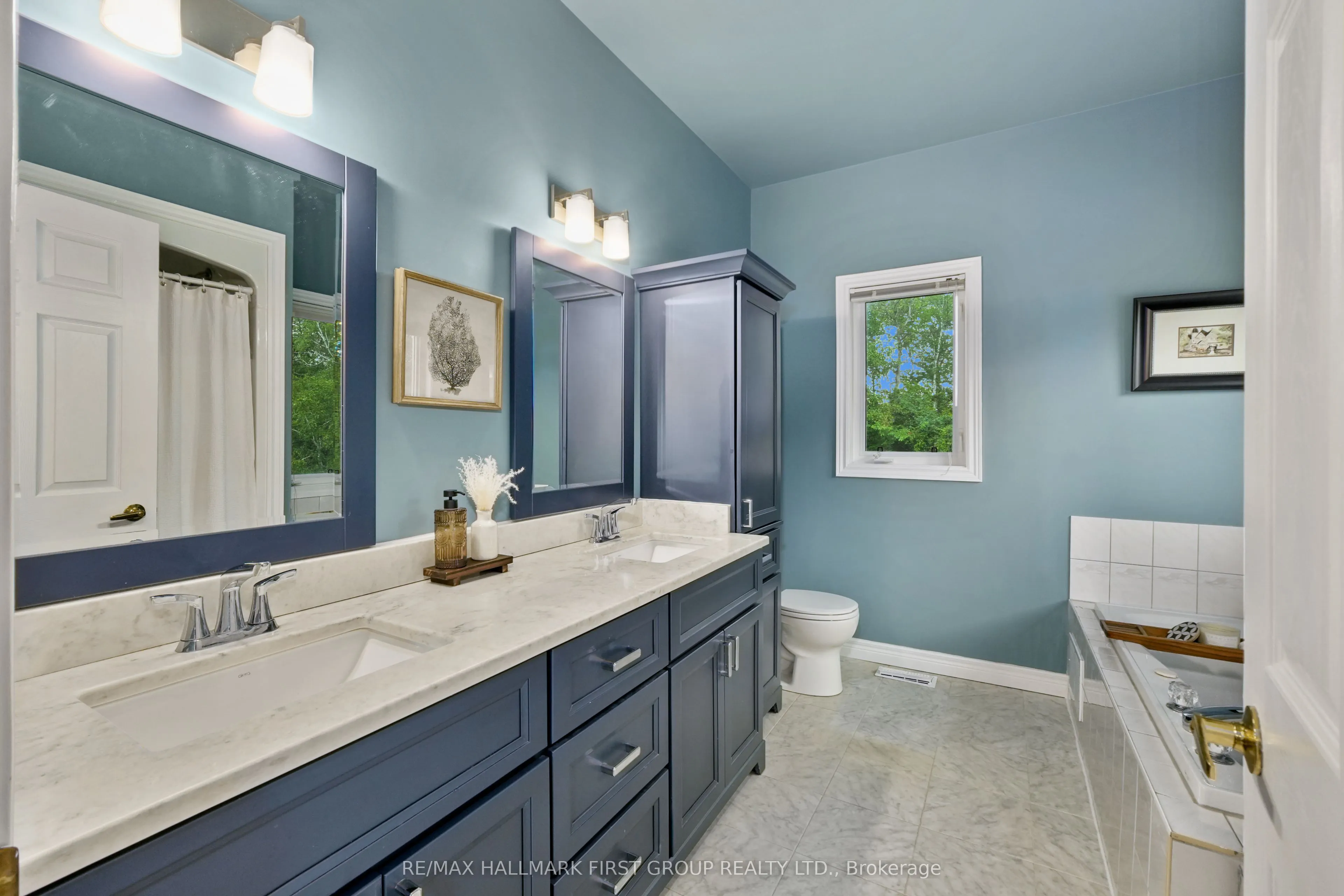 3211 Charbrook Crescent
