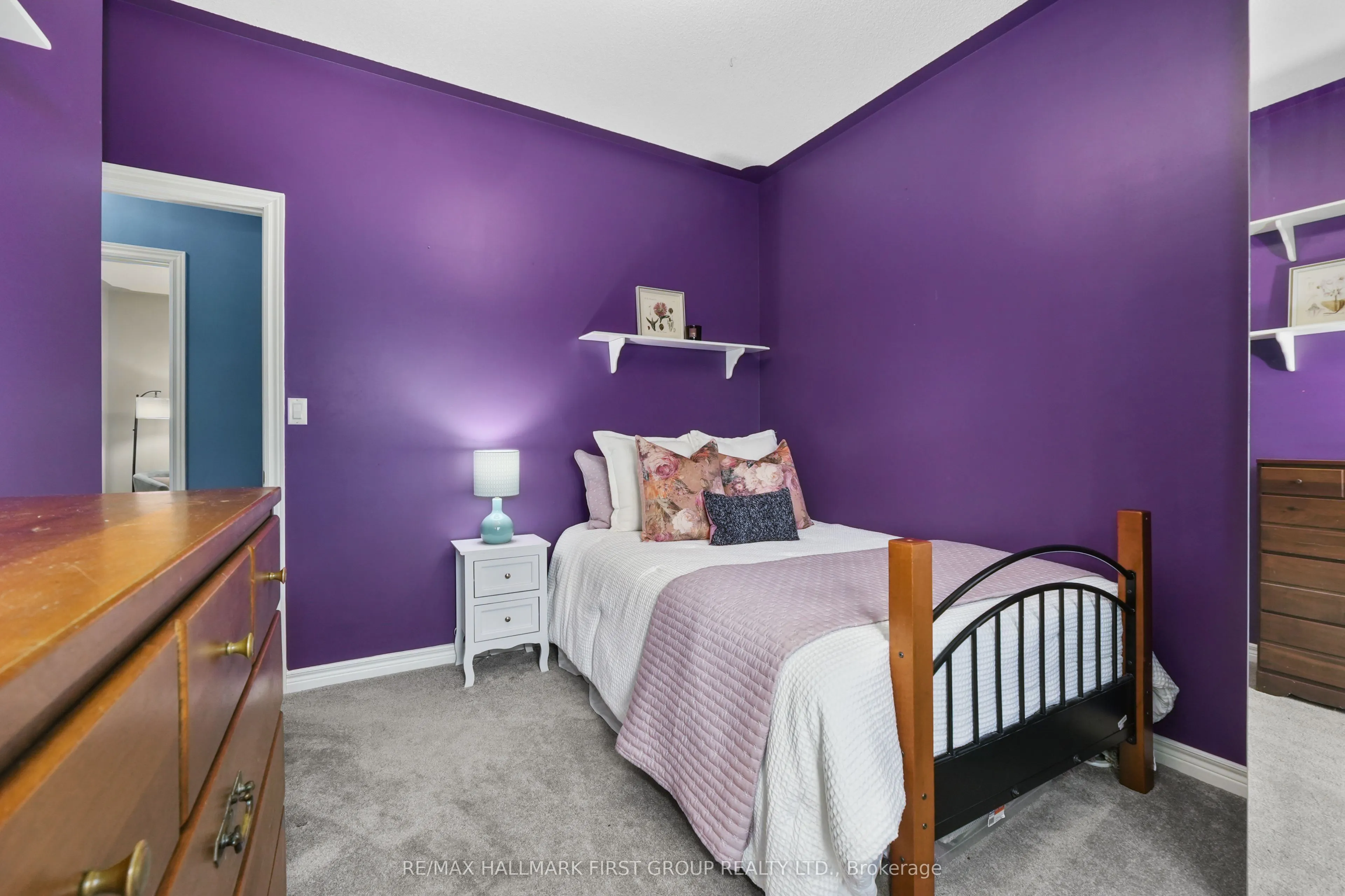 3211 Charbrook Crescent