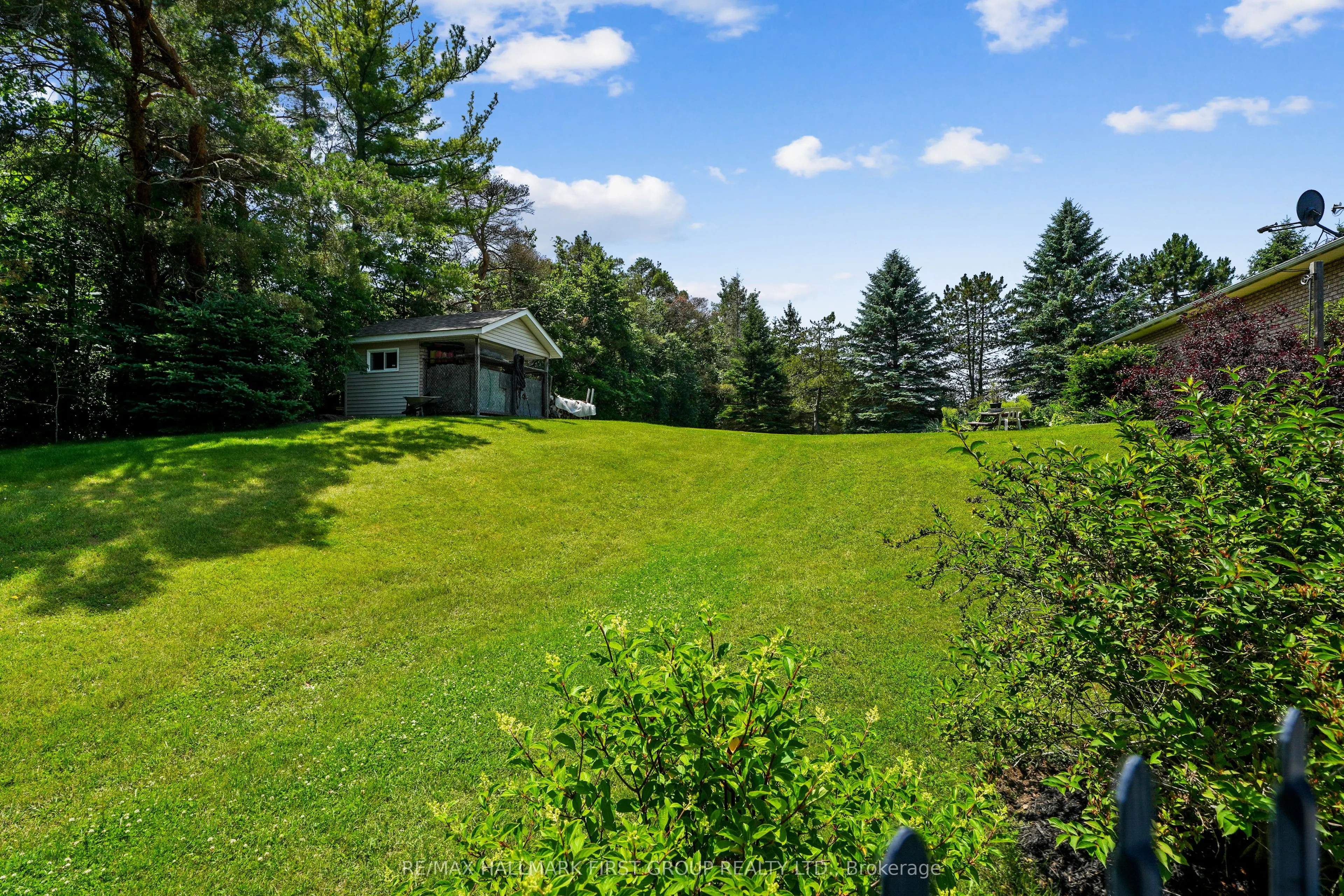 3211 Charbrook Crescent