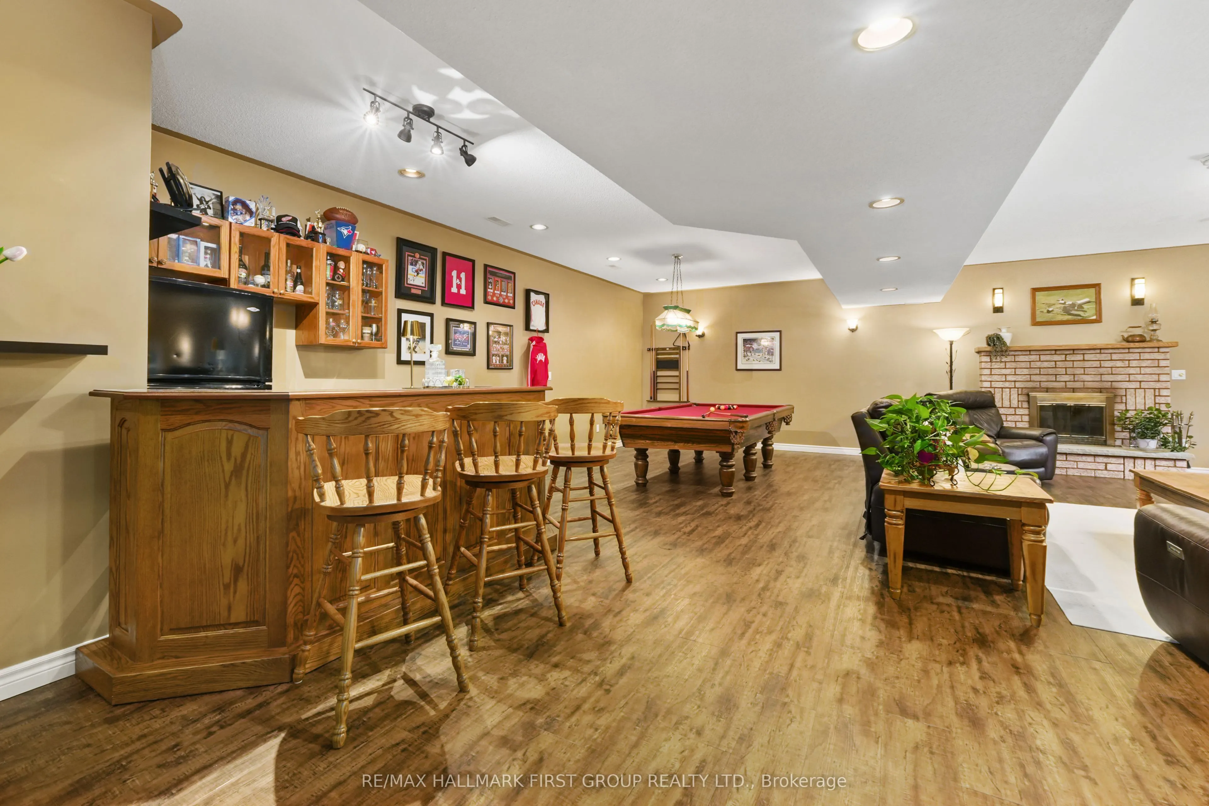 3211 Charbrook Crescent