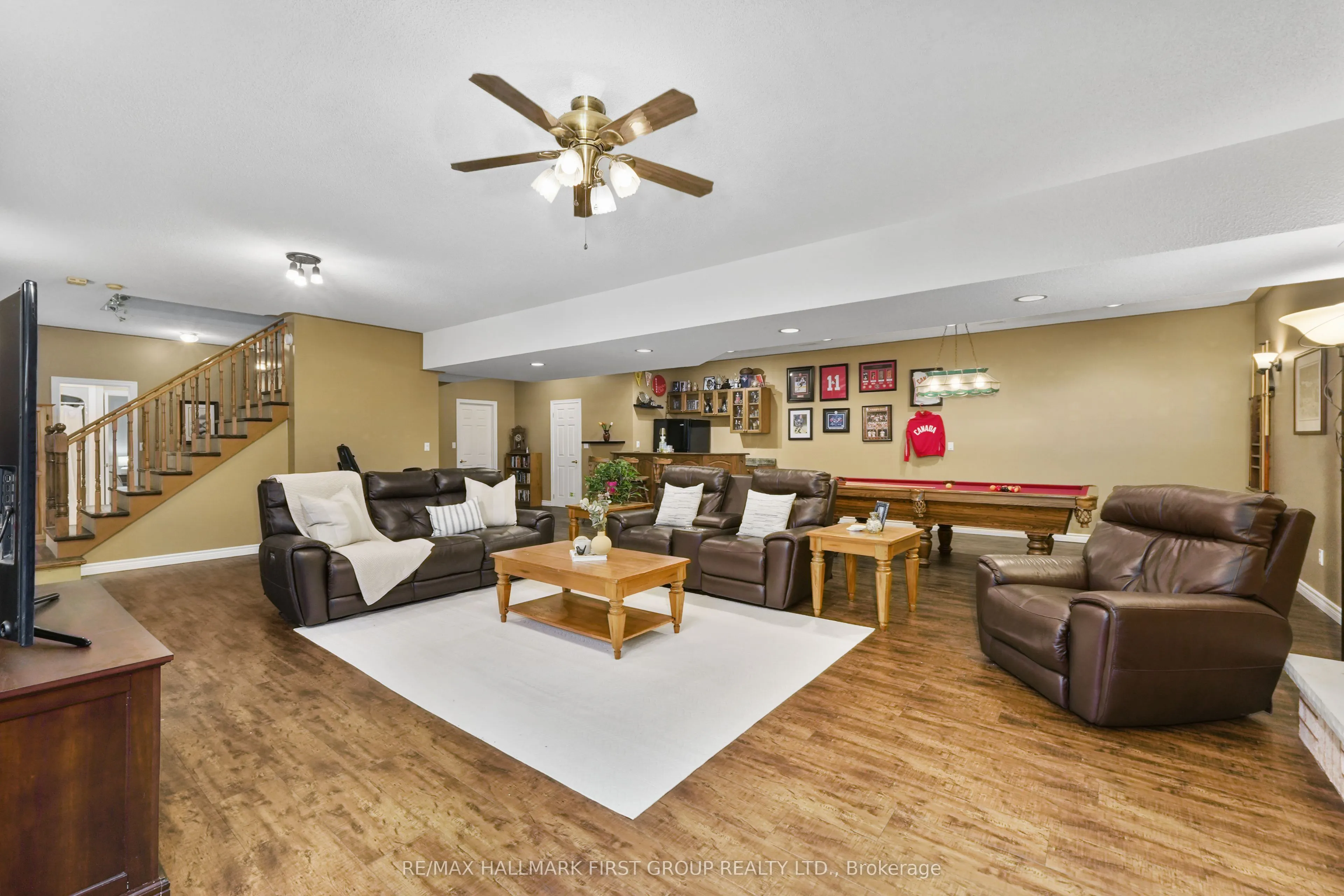 3211 Charbrook Crescent