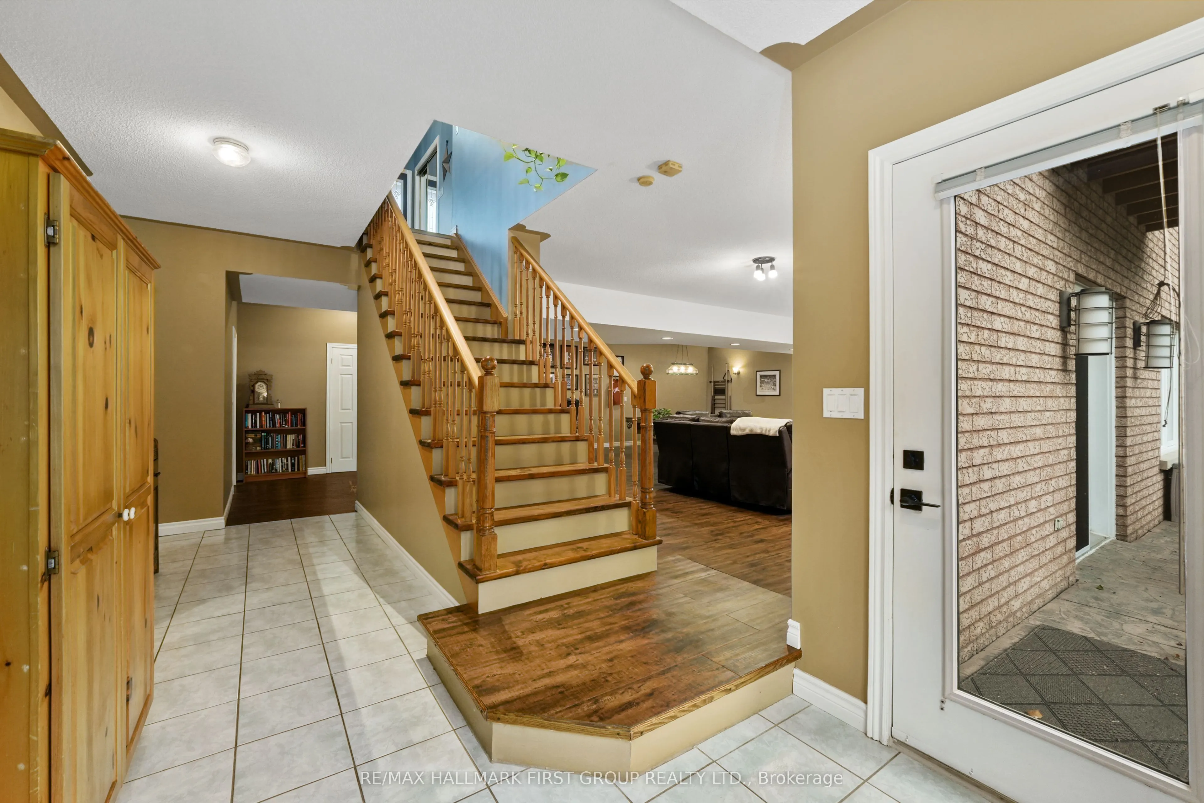 3211 Charbrook Crescent