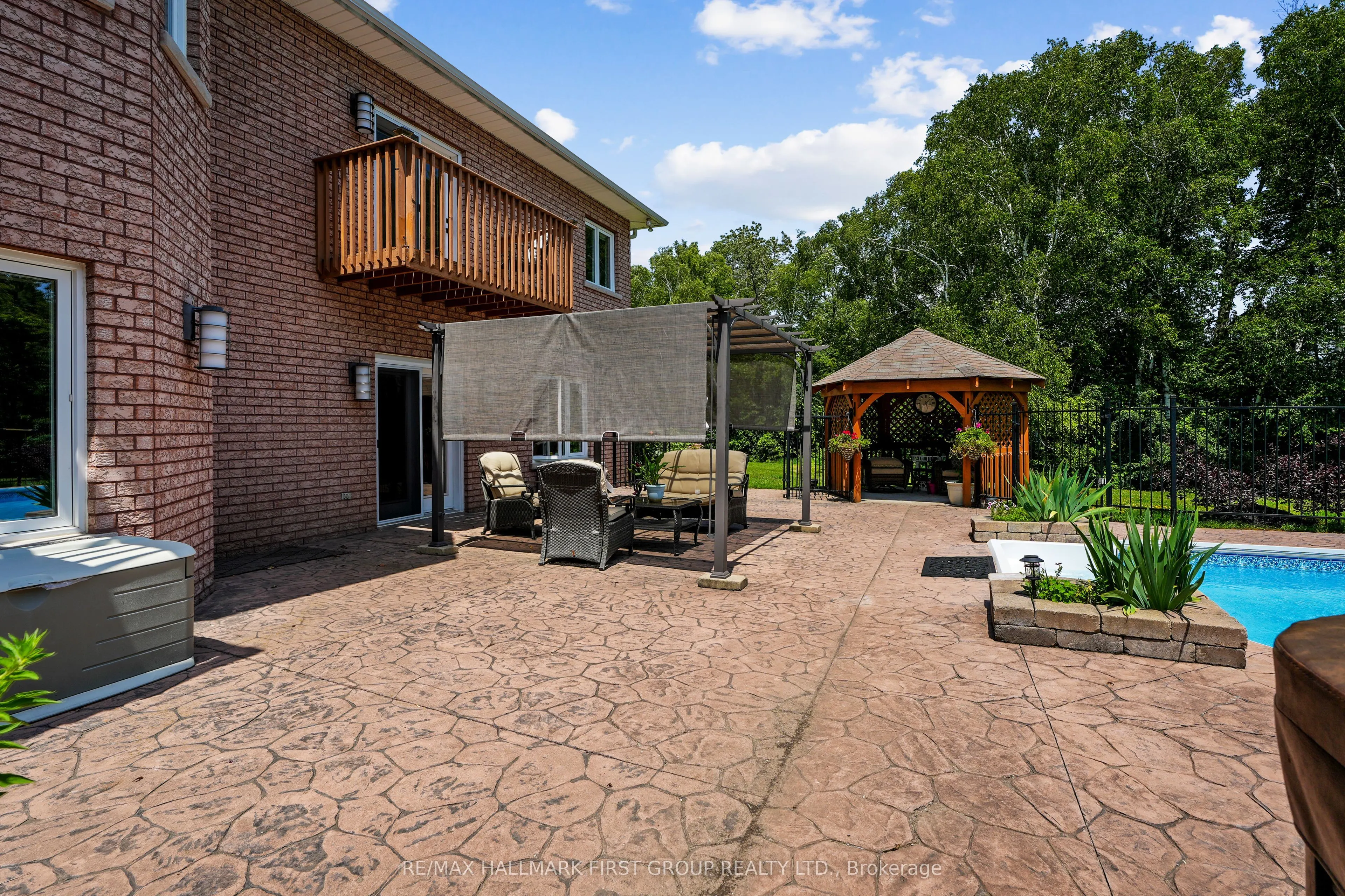 3211 Charbrook Crescent