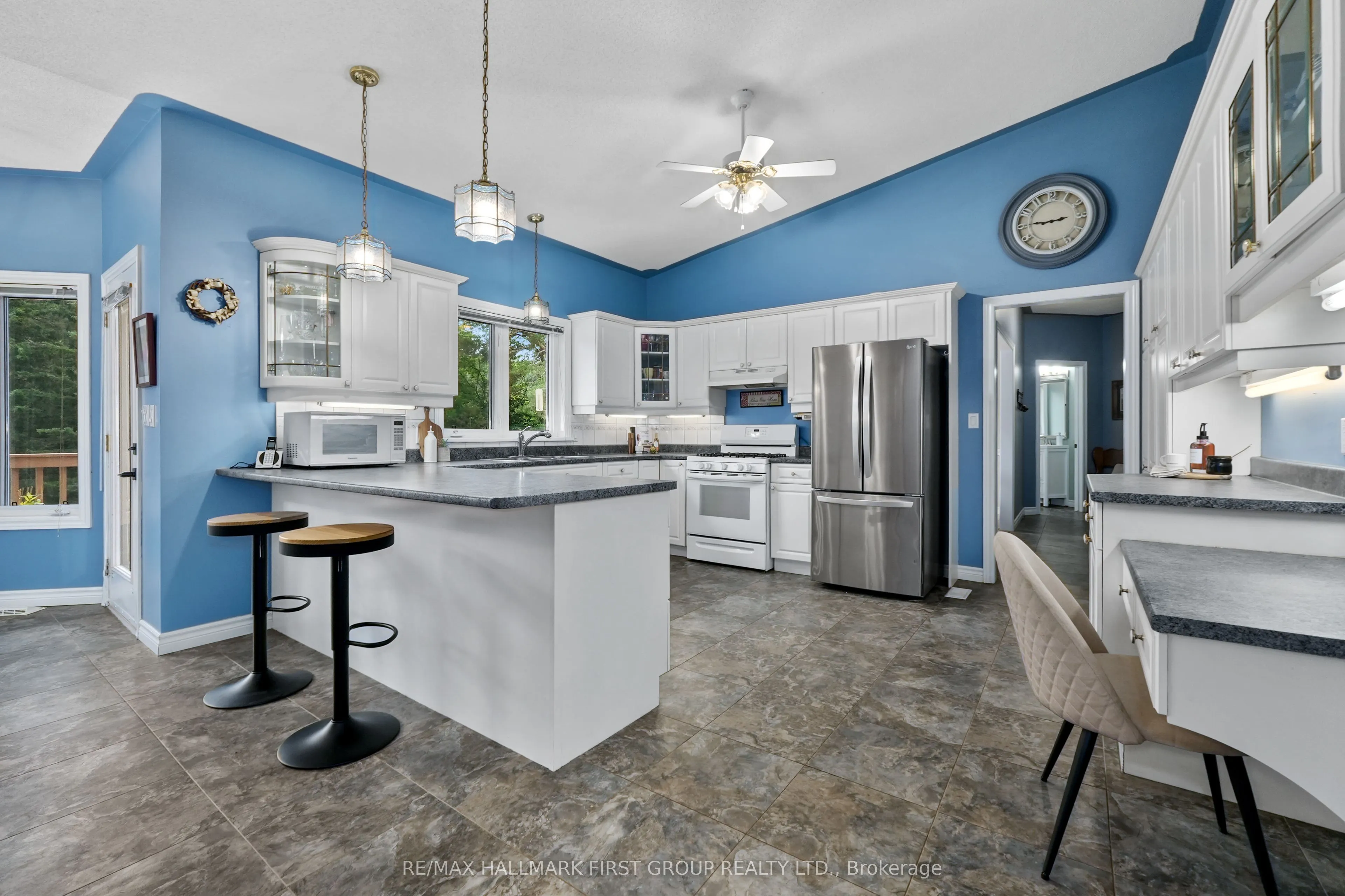 3211 Charbrook Crescent