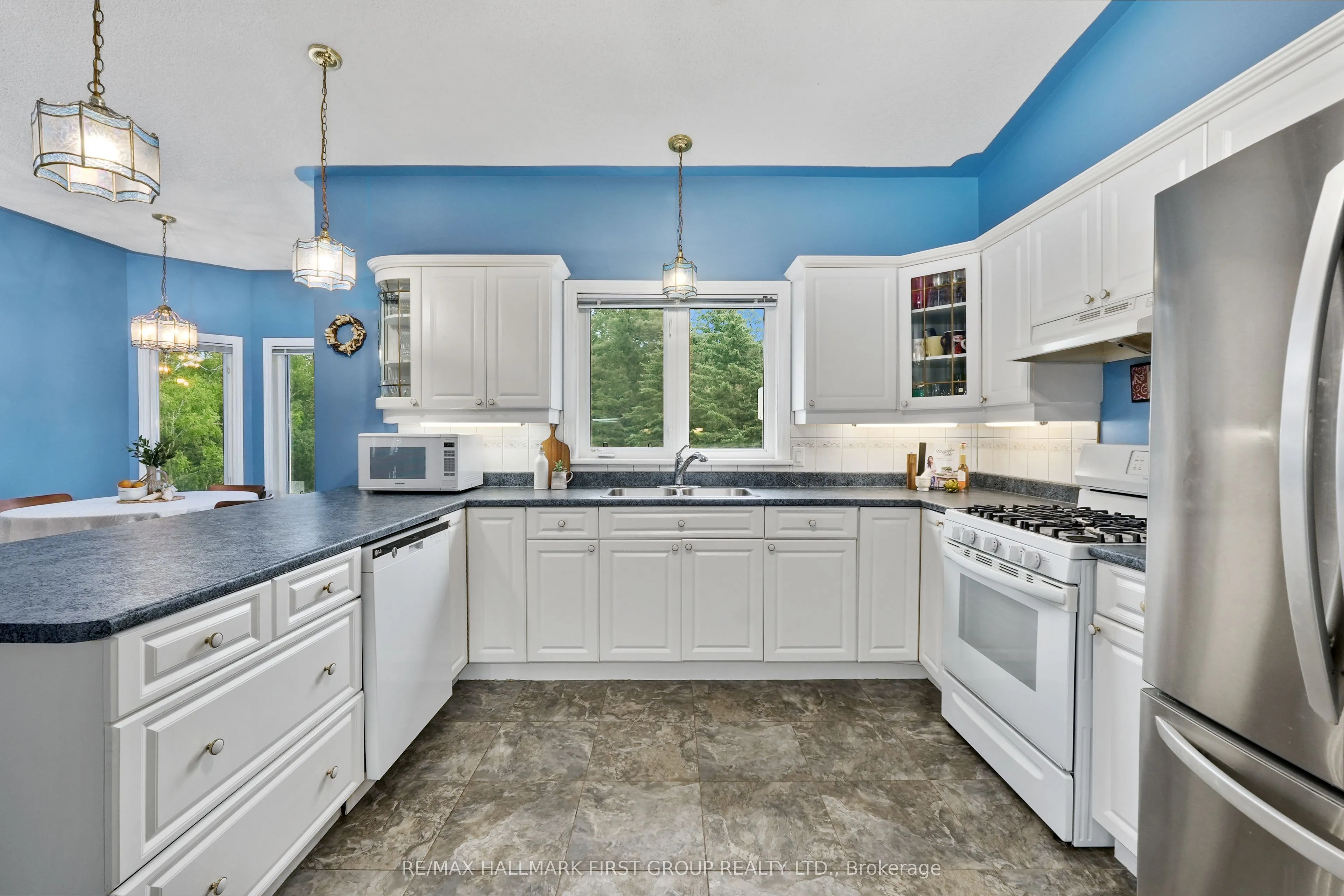 3211 Charbrook Crescent