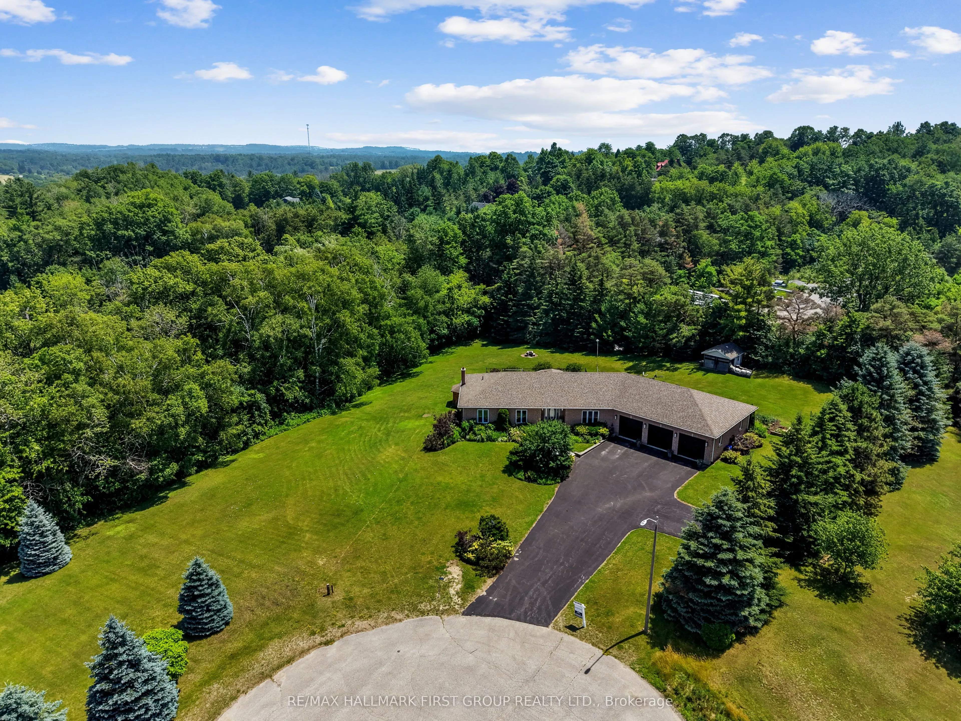 3211 Charbrook Crescent