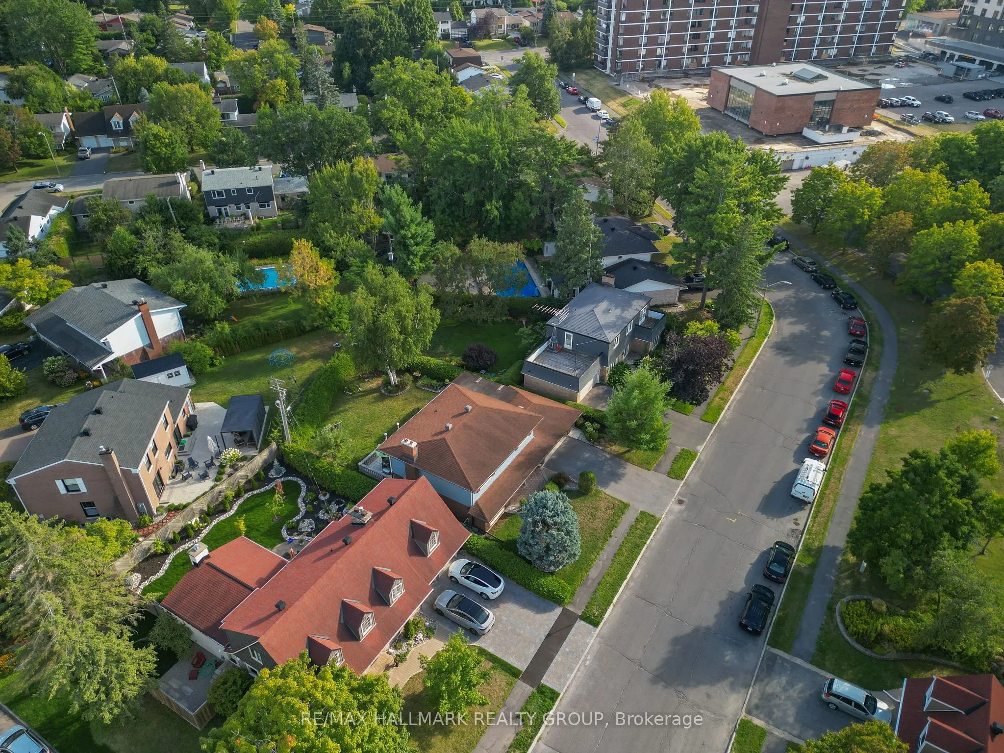 1712 Playfair Drive
