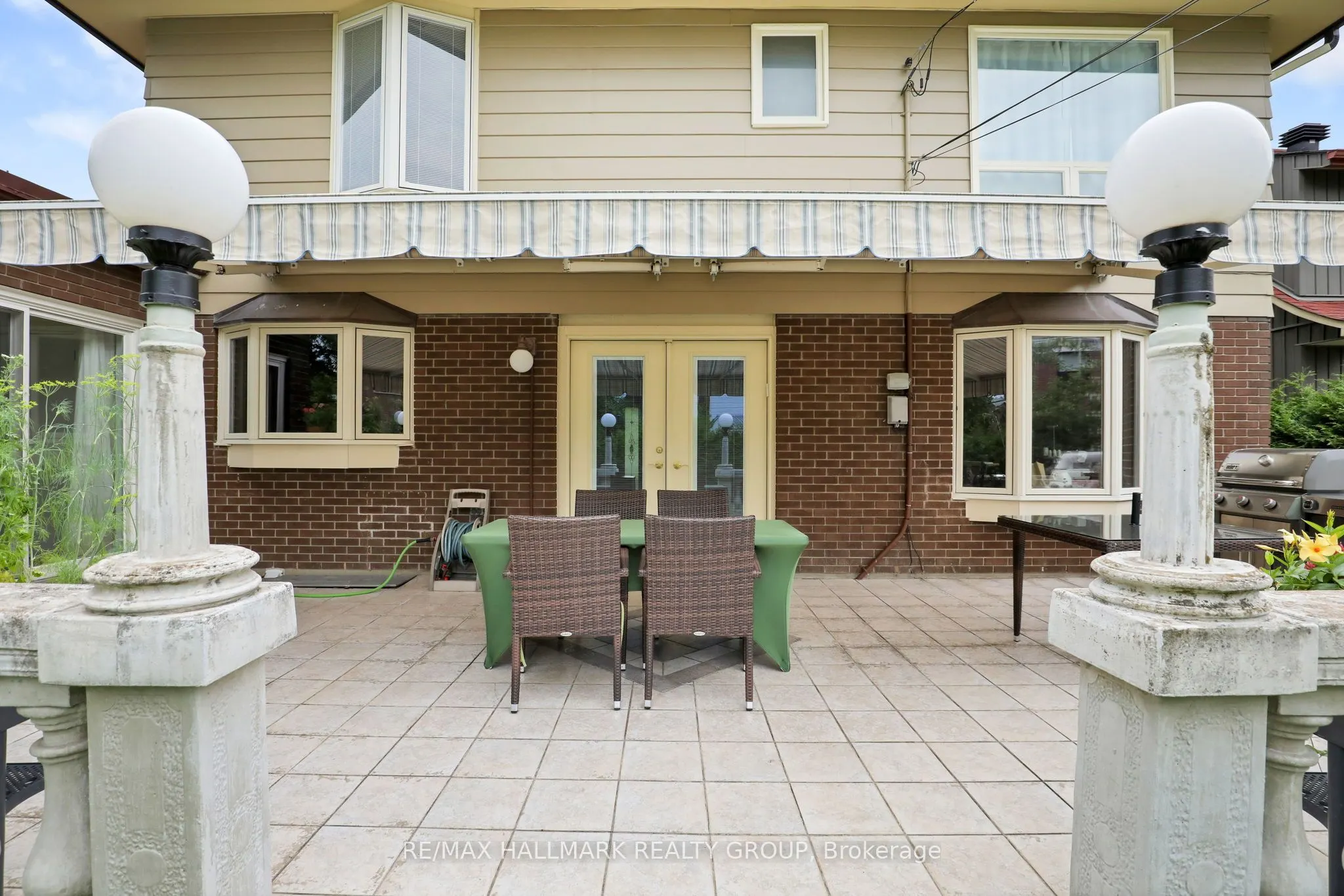 1712 Playfair Drive