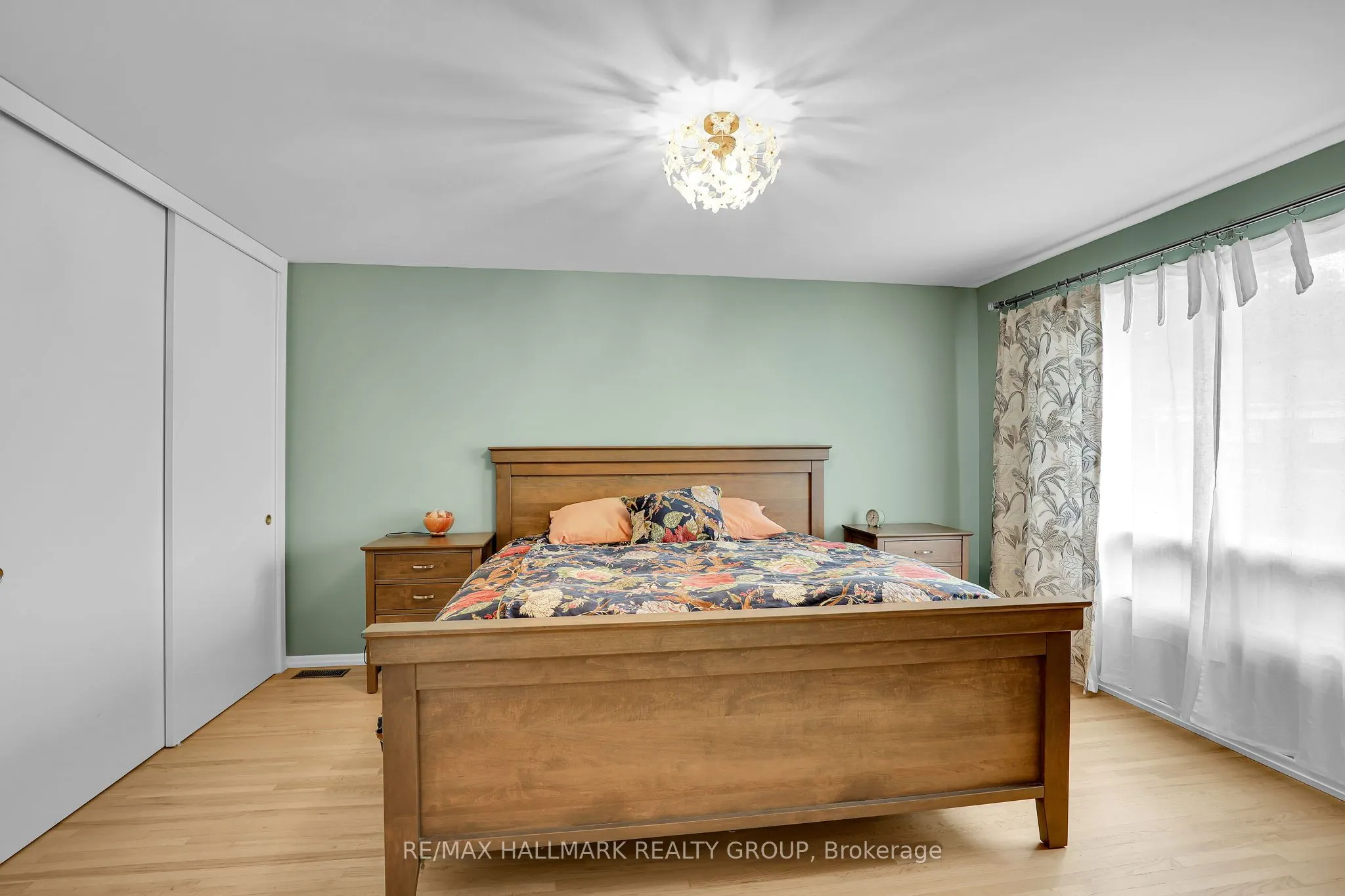 1712 Playfair Drive