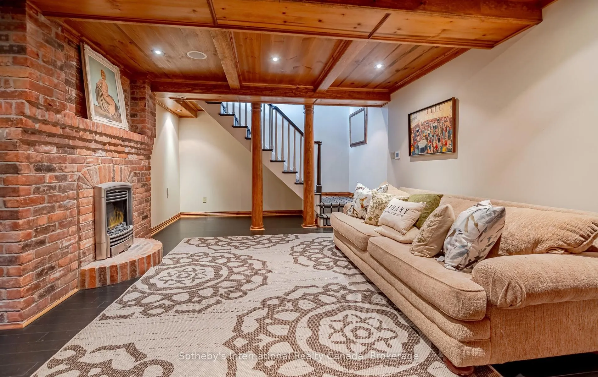 203 SKI HILL Road
