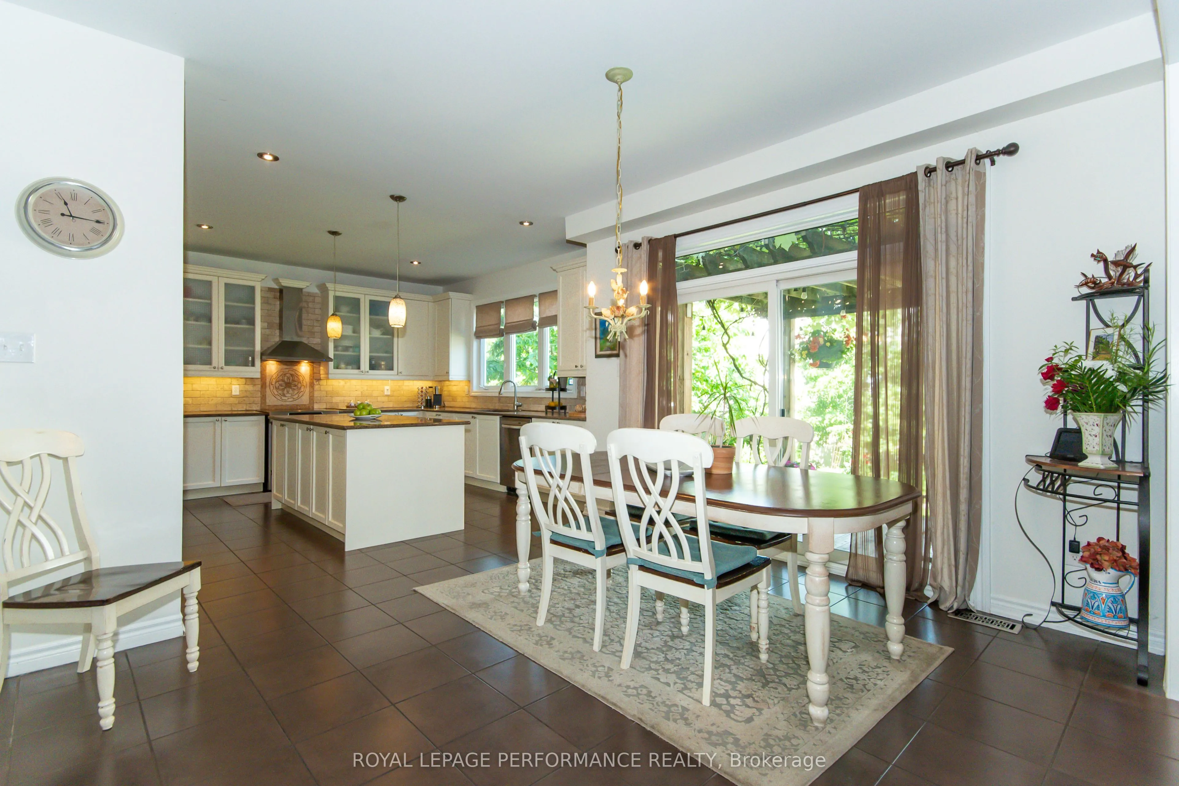 2744 Grand Vista Circle