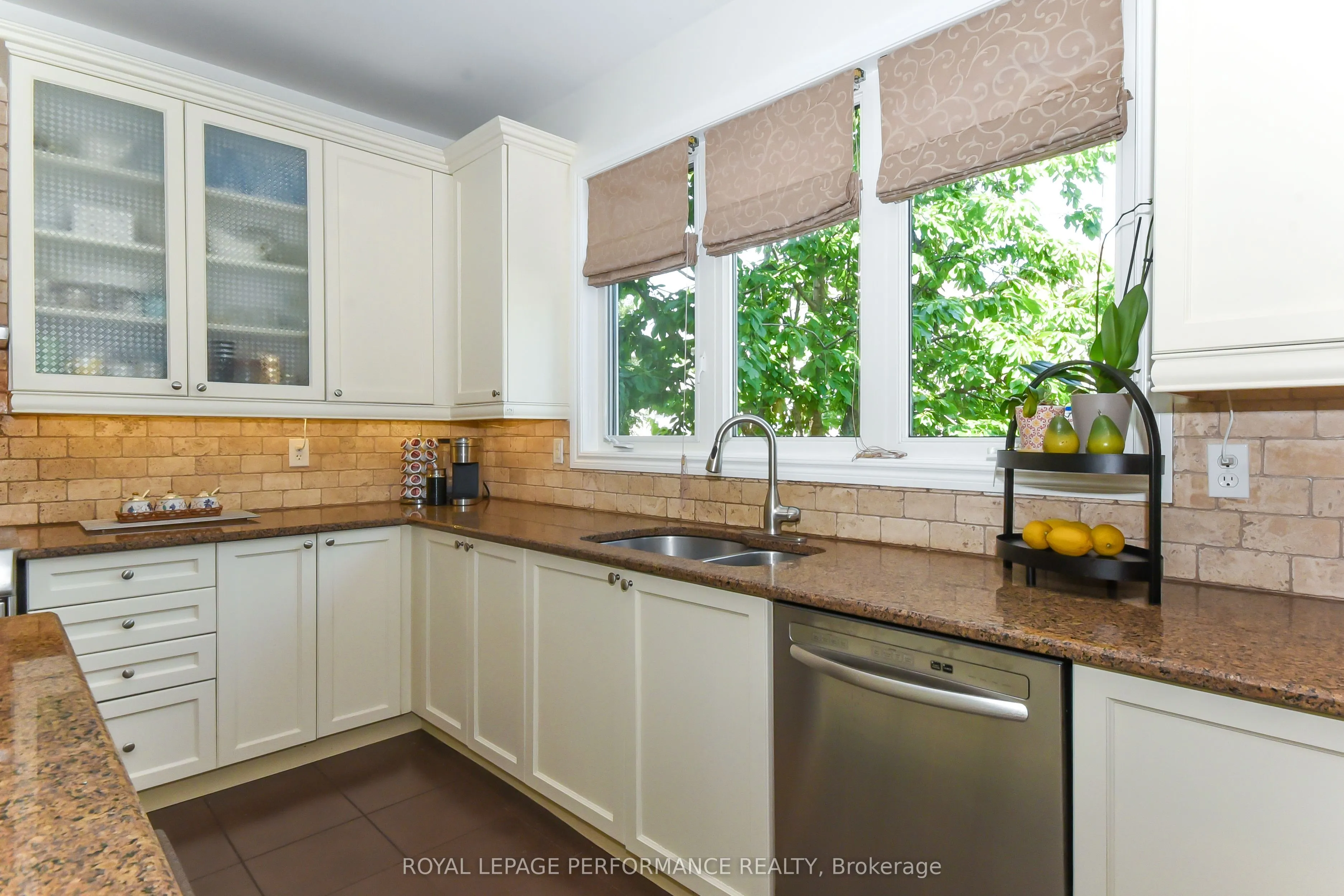 2744 Grand Vista Circle