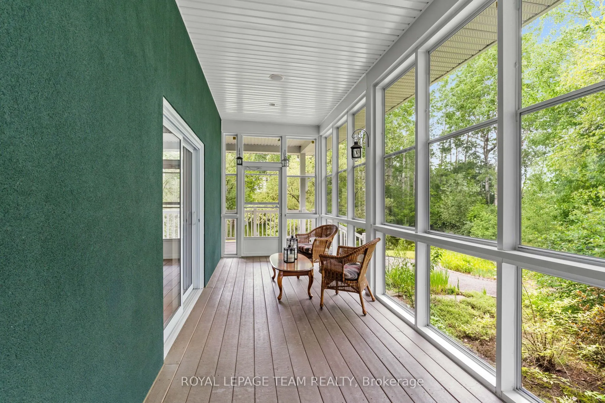 1526 Carsonby Road E