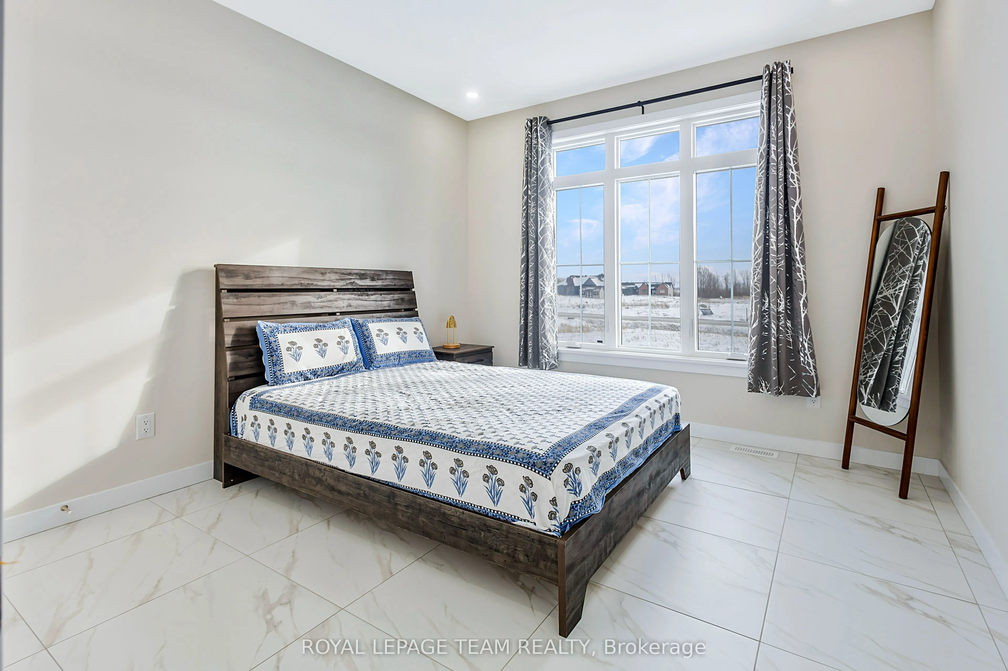 224 Trudeau Crescent