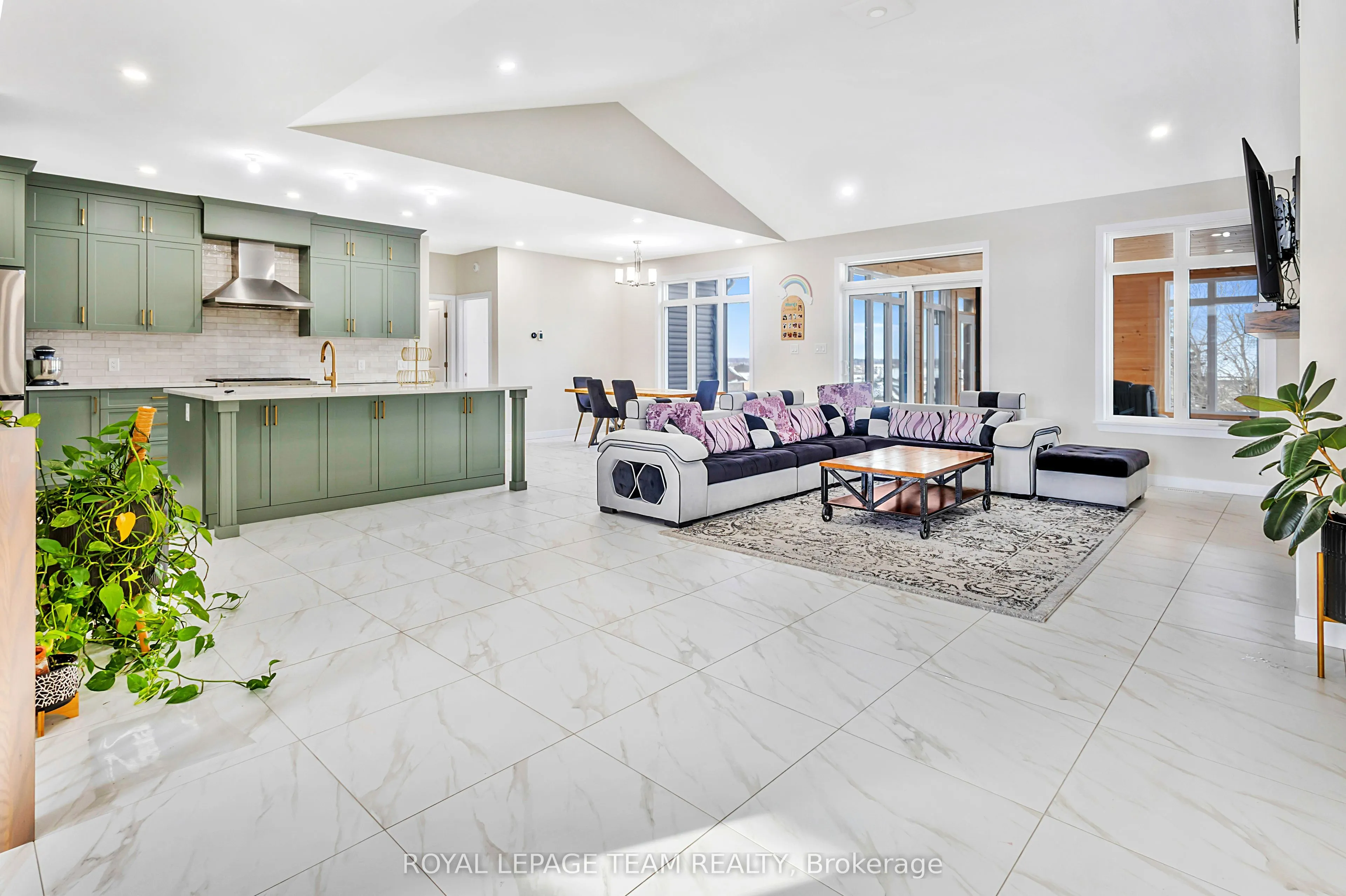 224 Trudeau Crescent