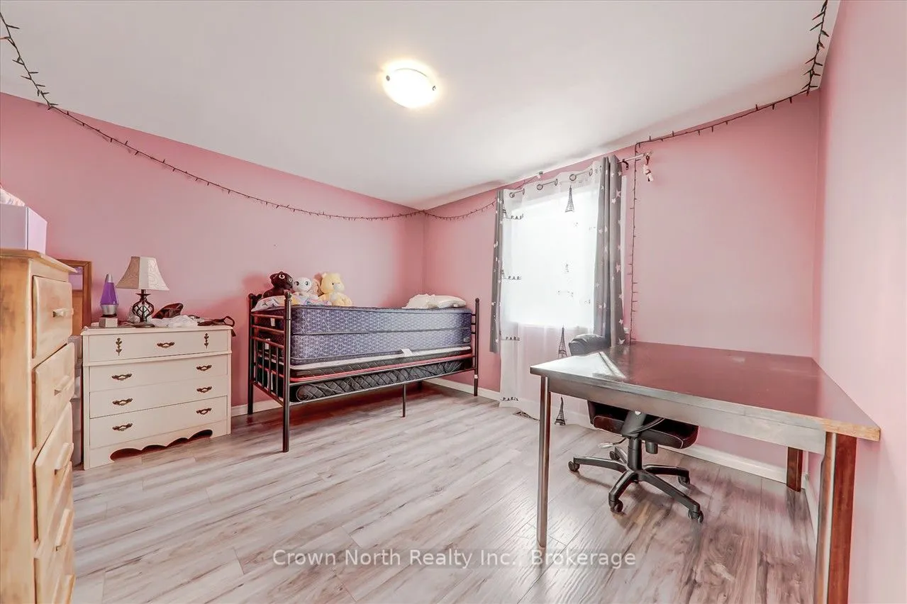 60 Pochon Avenue
