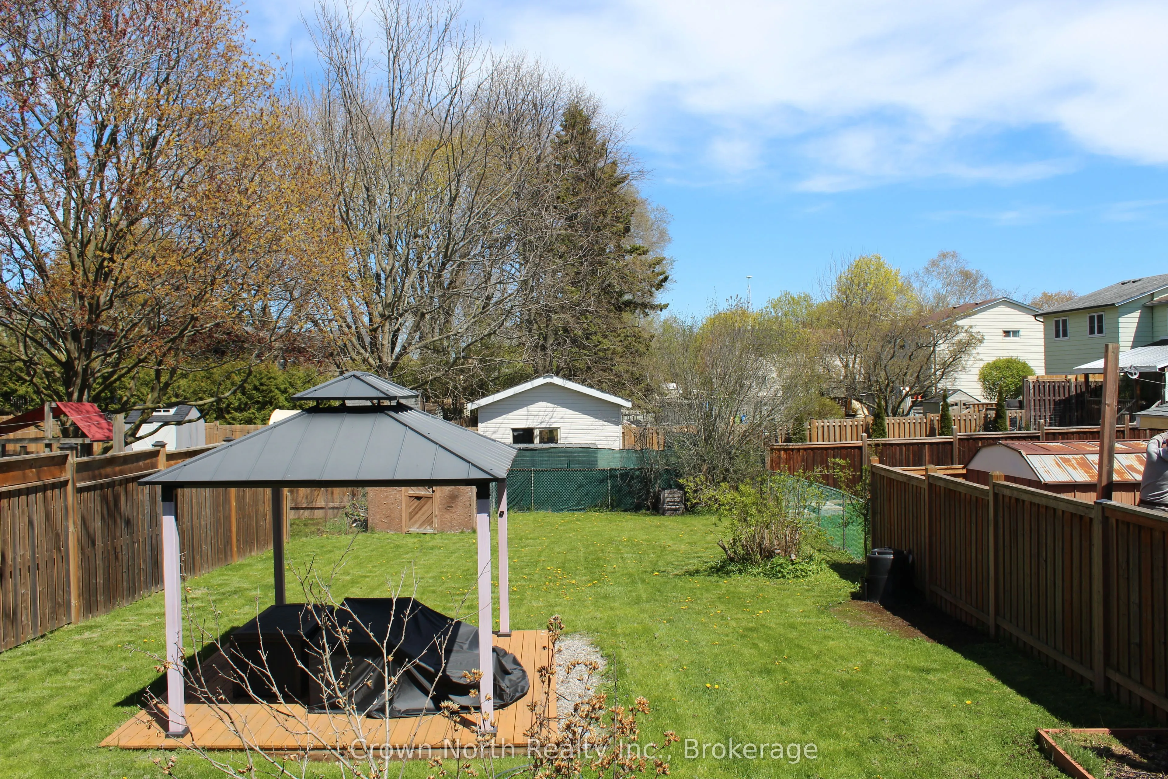 60 Pochon Avenue