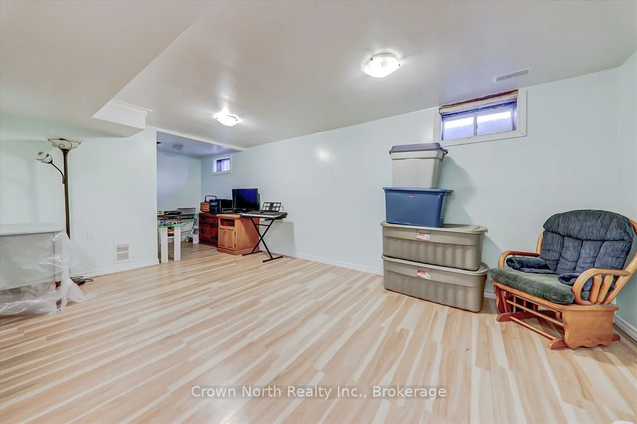 60 Pochon Avenue