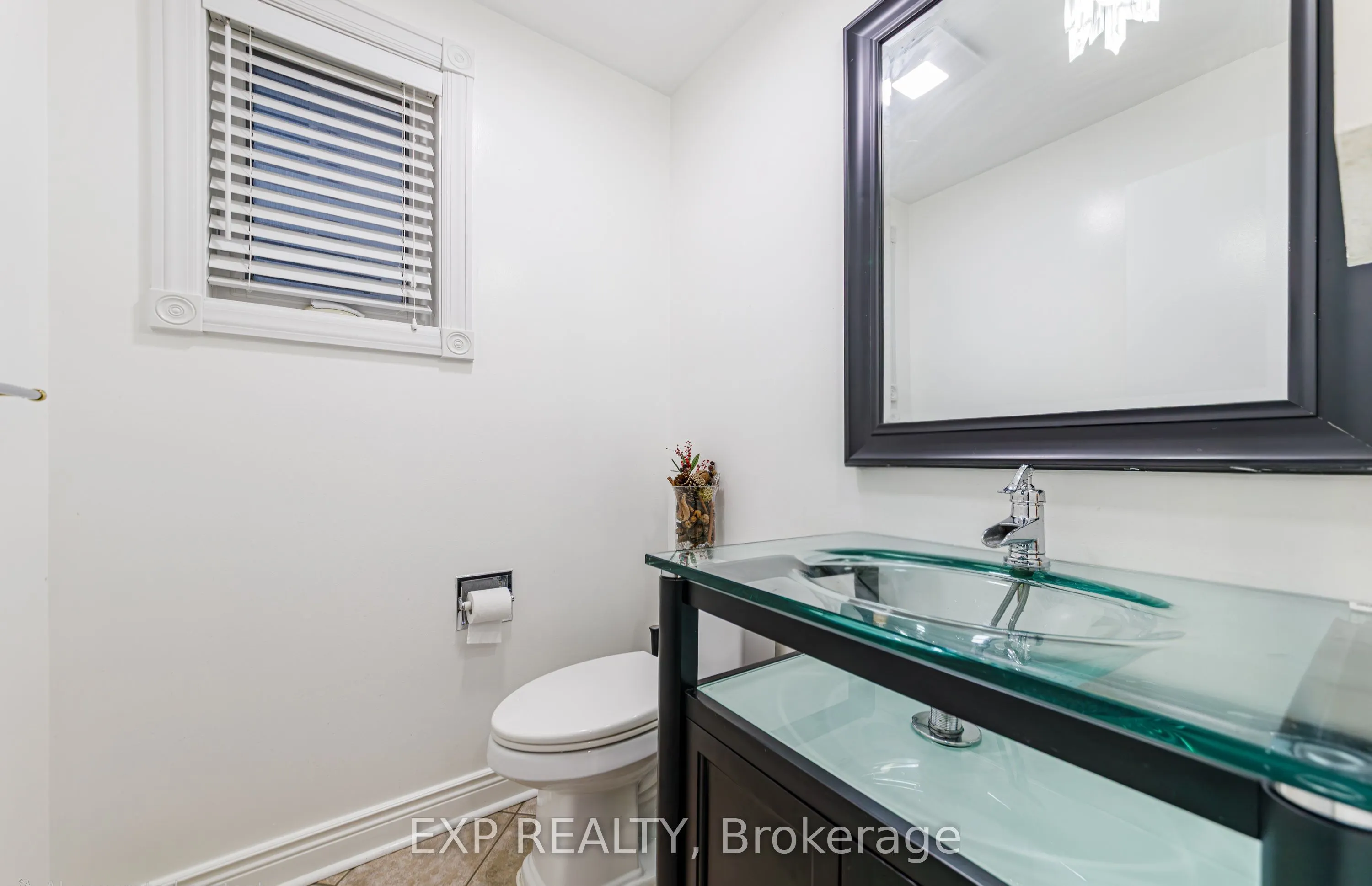 1237 Cedarcroft Crescent
