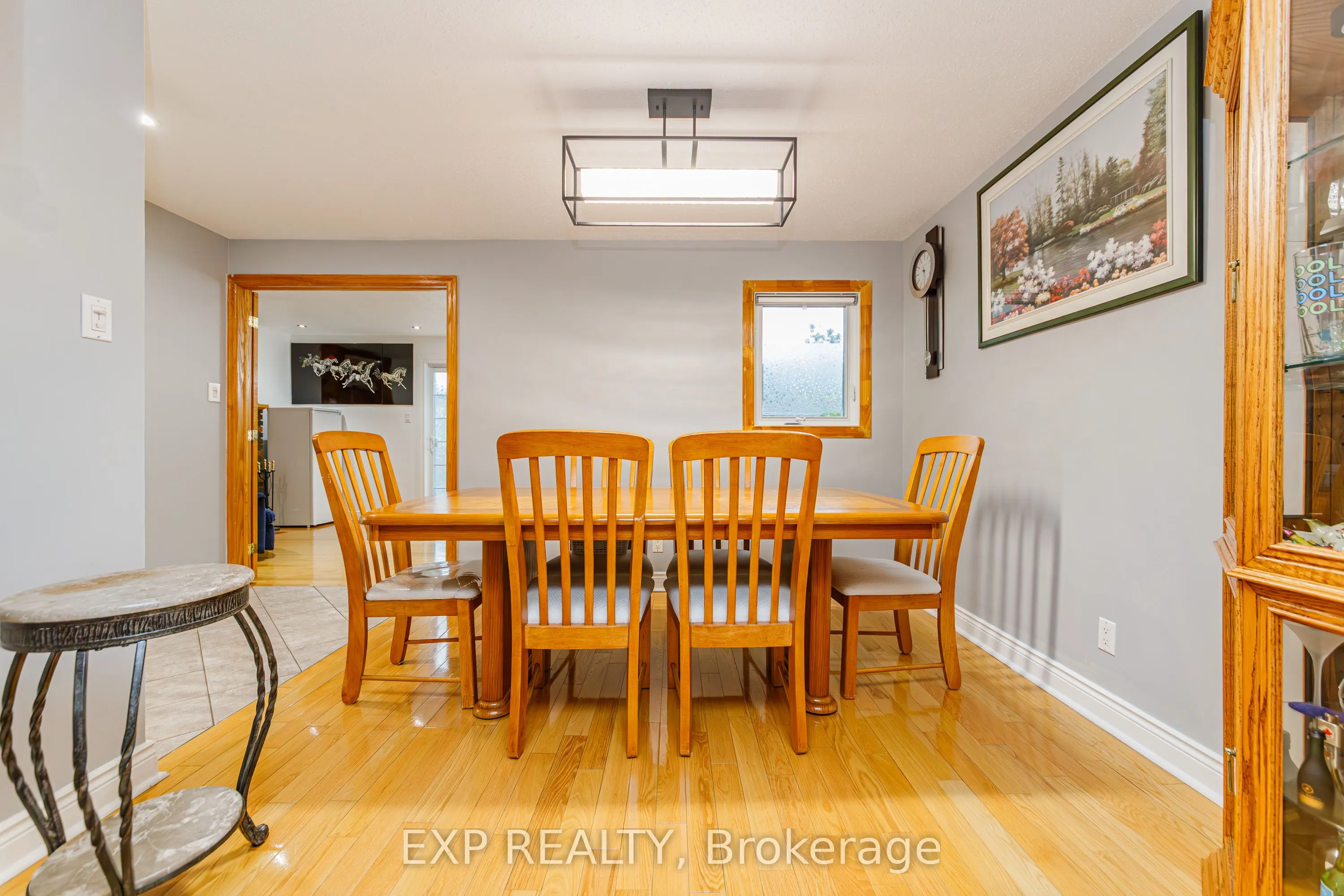 1237 Cedarcroft Crescent