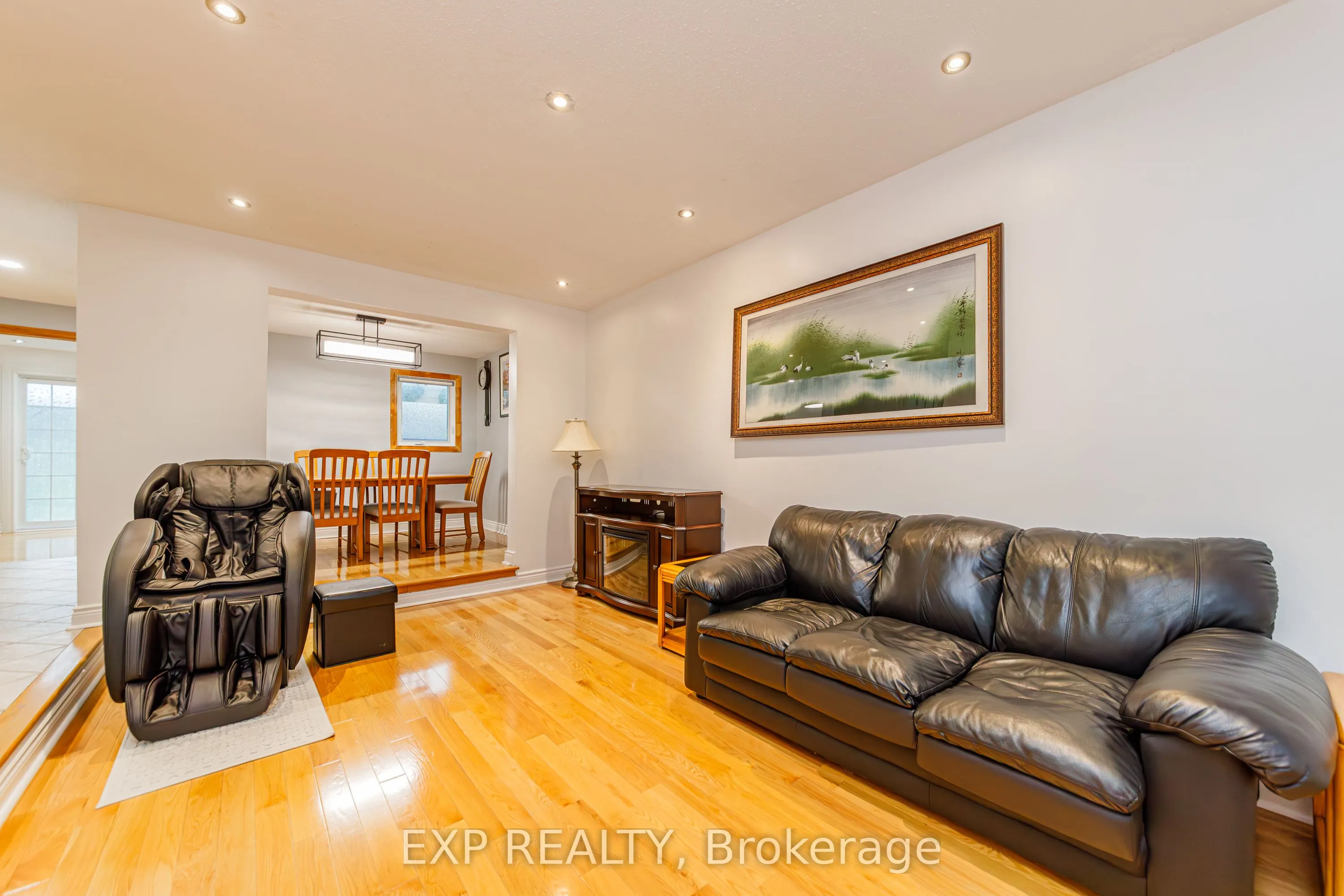 1237 Cedarcroft Crescent