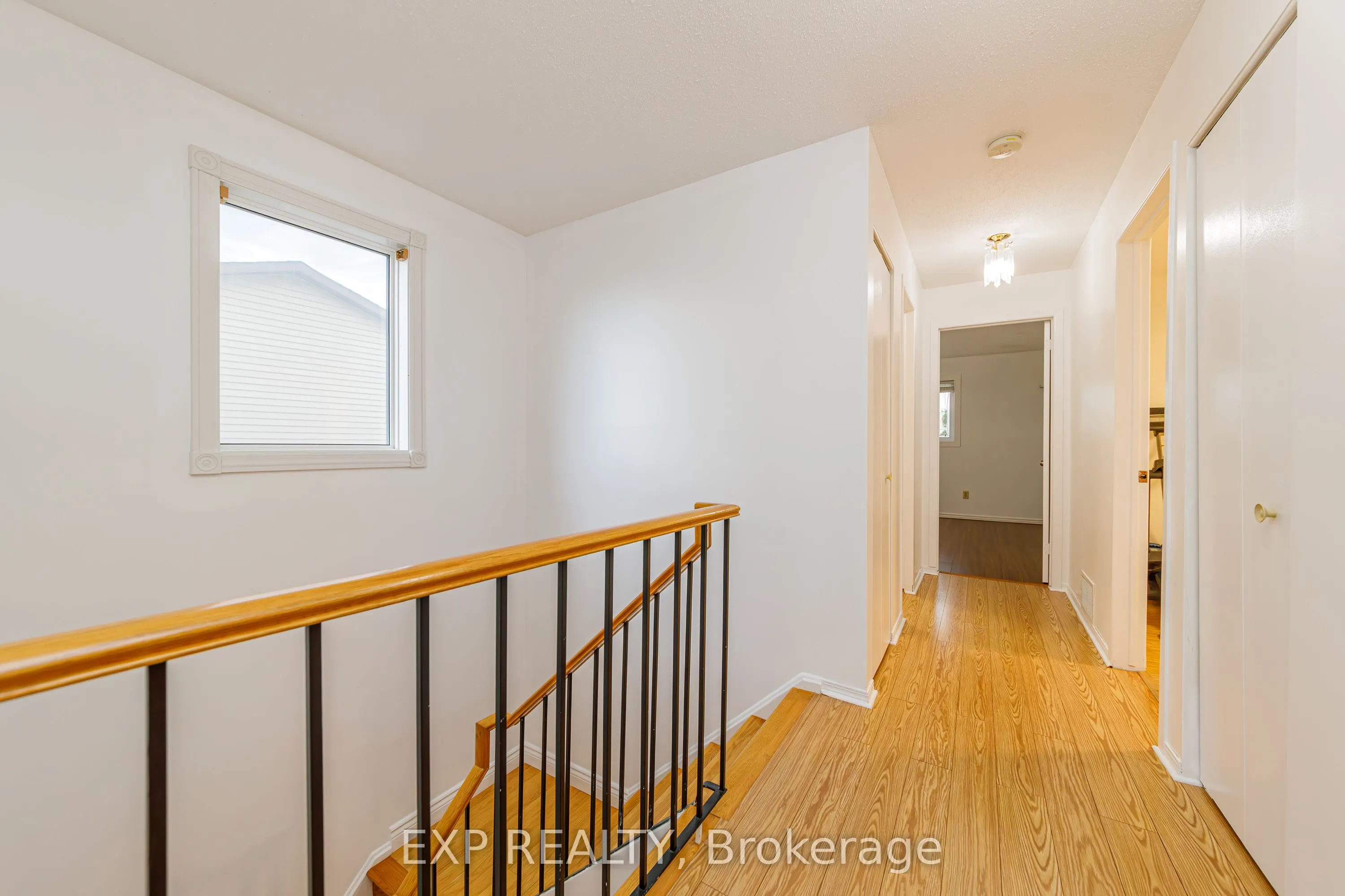 1237 Cedarcroft Crescent