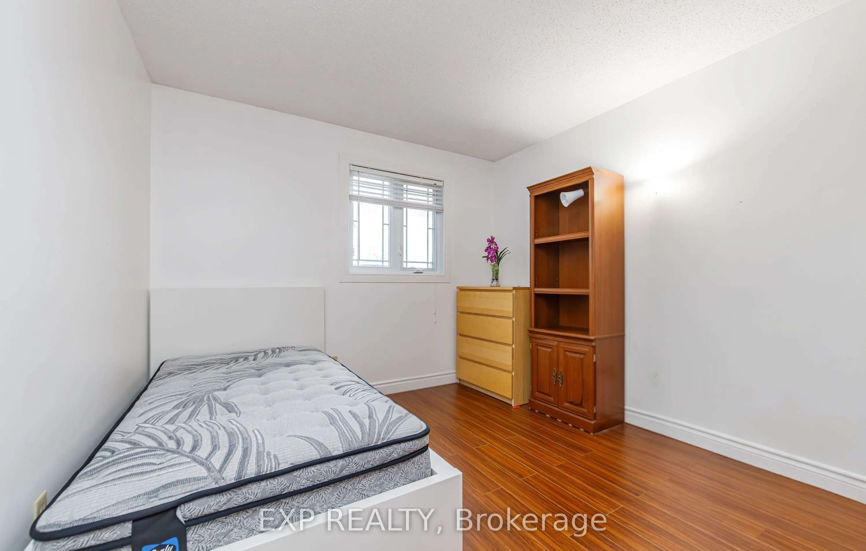 1237 Cedarcroft Crescent