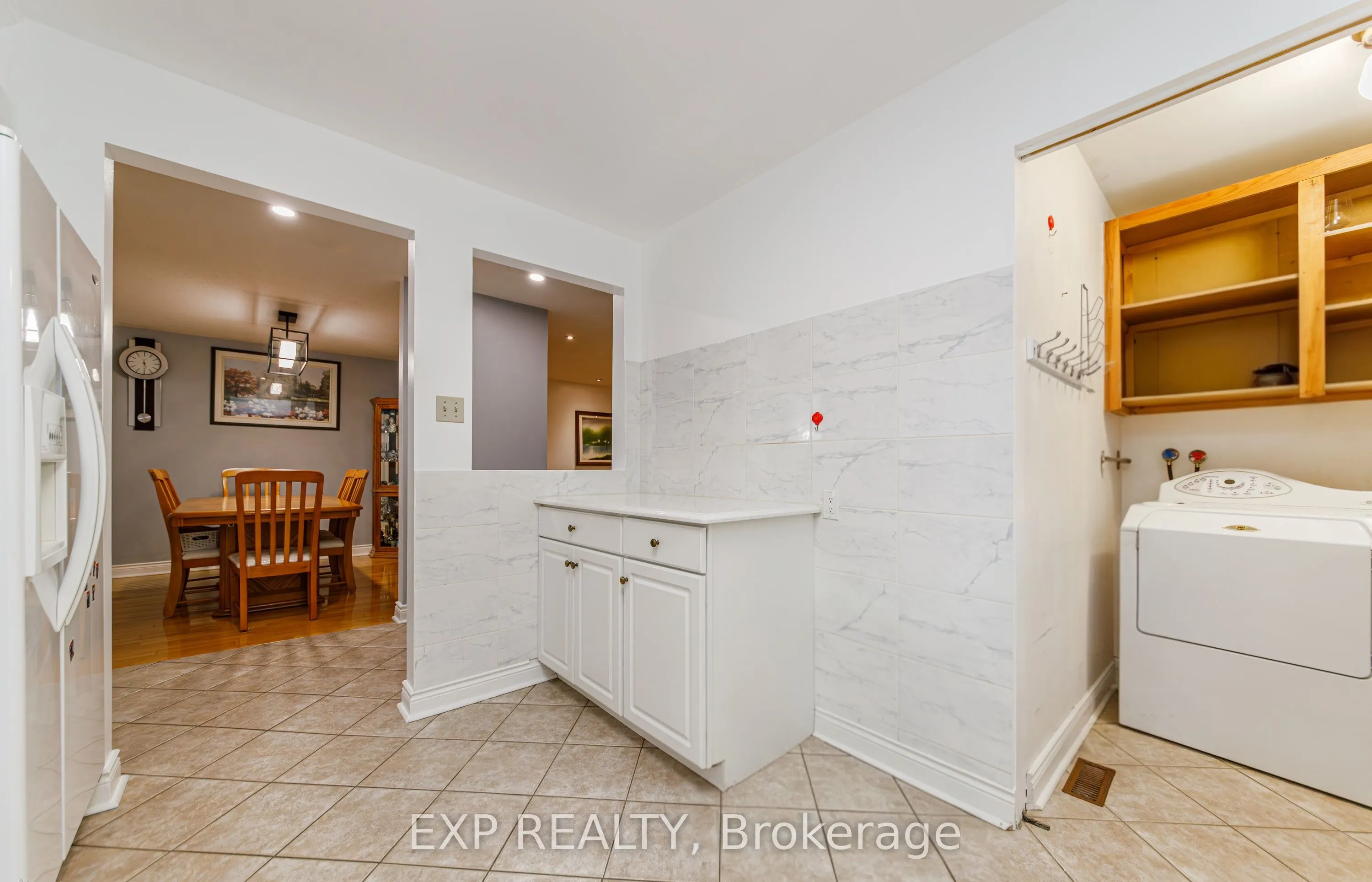 1237 Cedarcroft Crescent