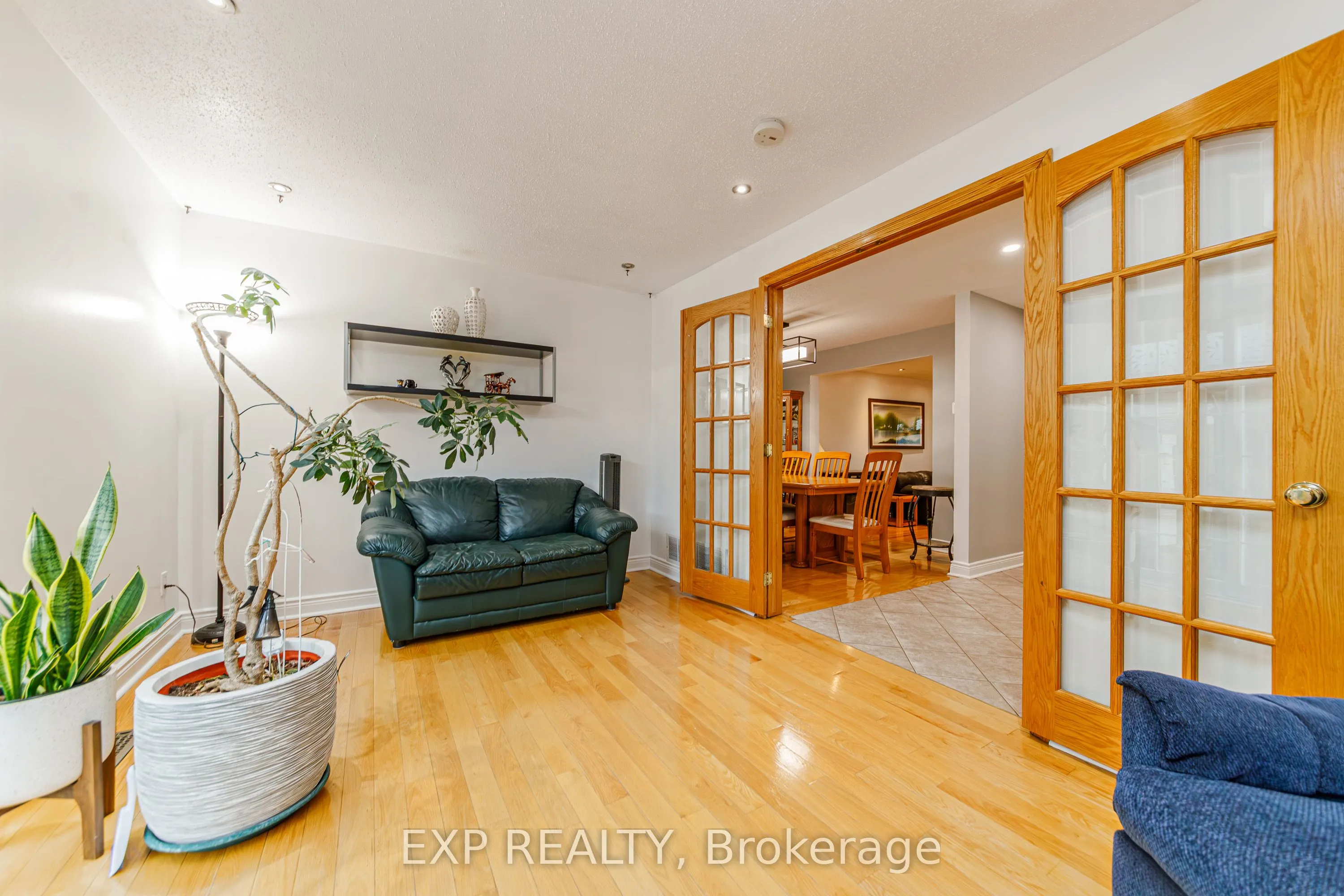 1237 Cedarcroft Crescent