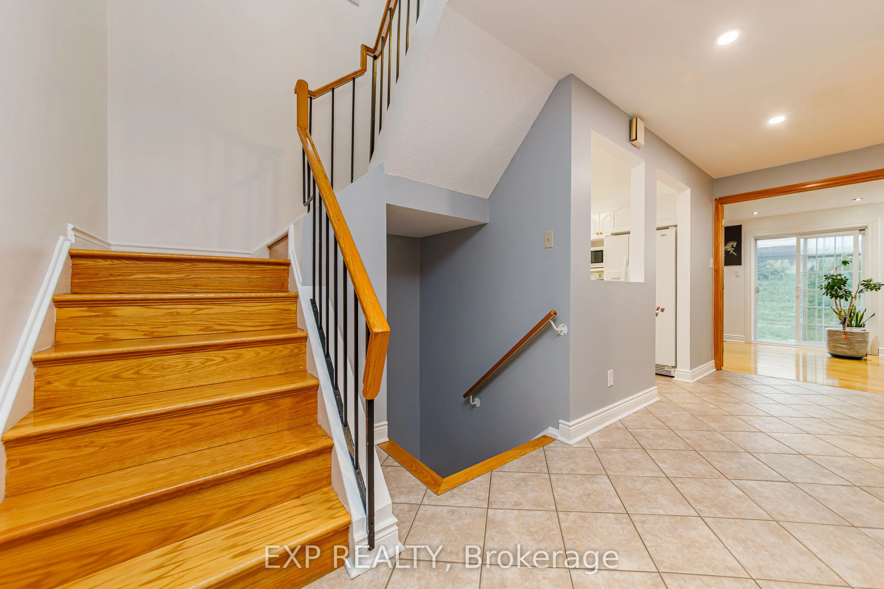 1237 Cedarcroft Crescent