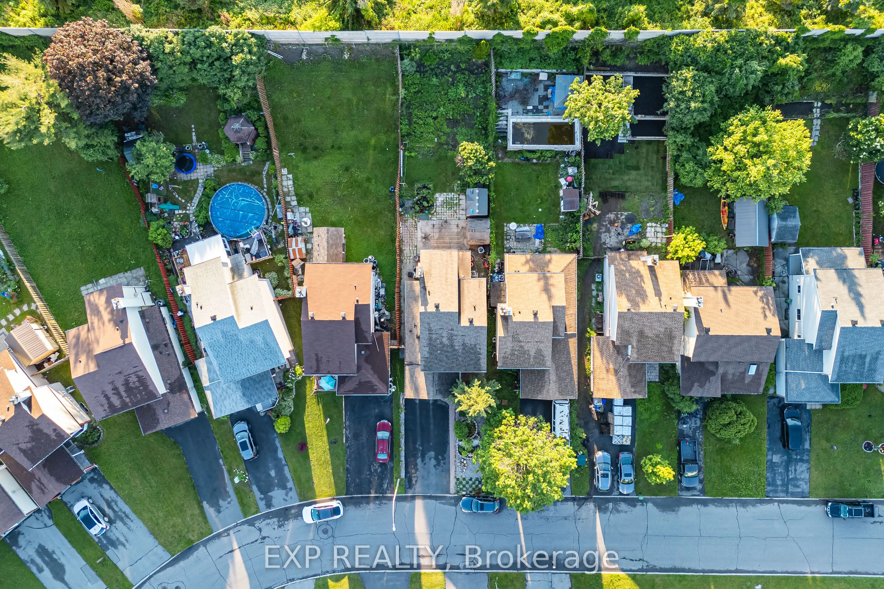 1237 Cedarcroft Crescent