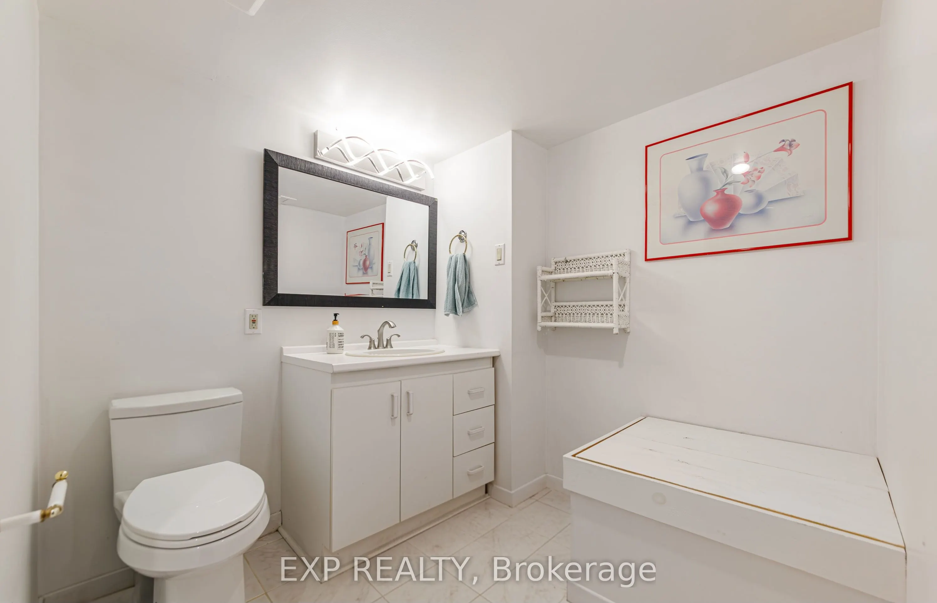 1237 Cedarcroft Crescent