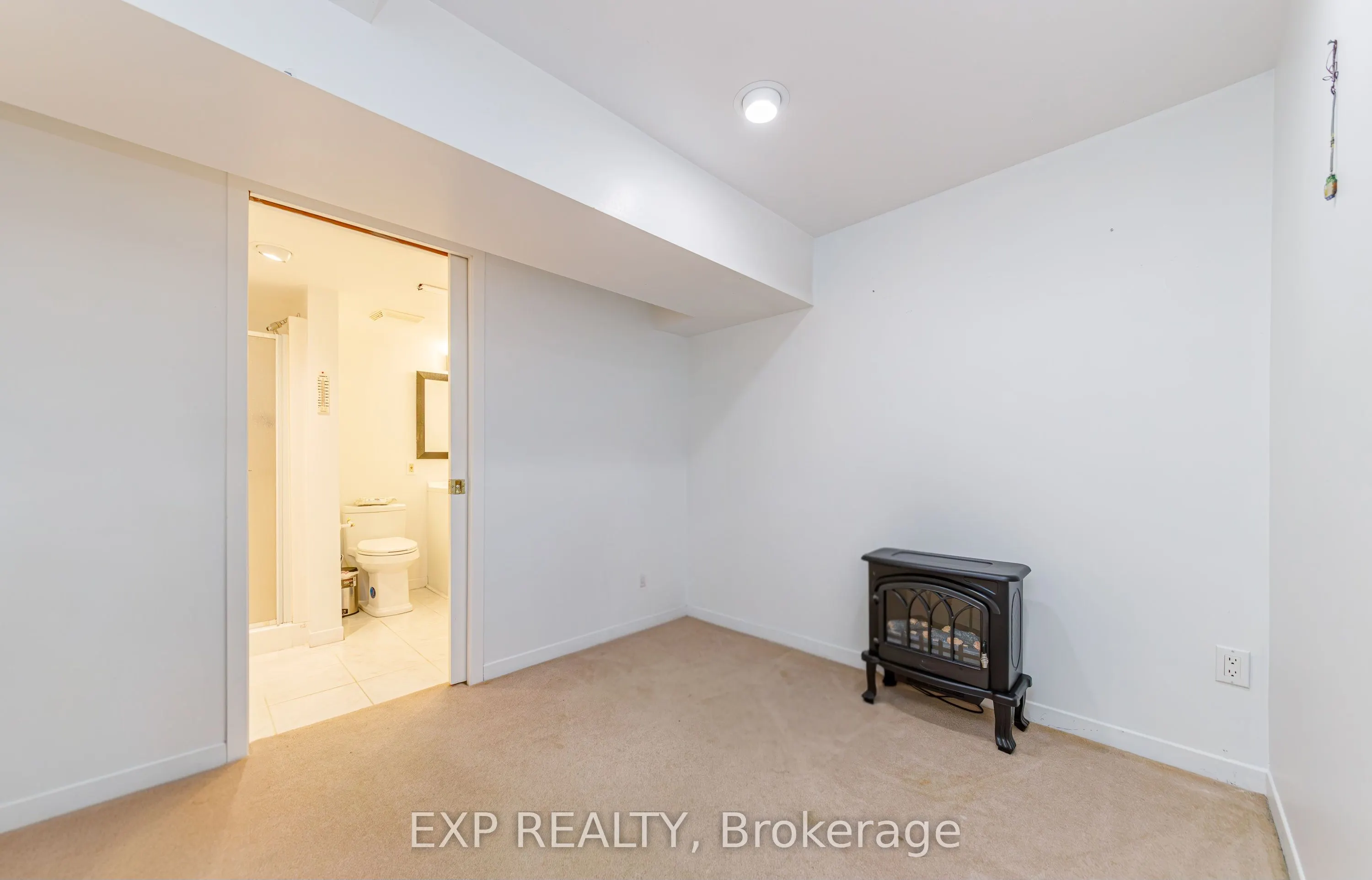 1237 Cedarcroft Crescent
