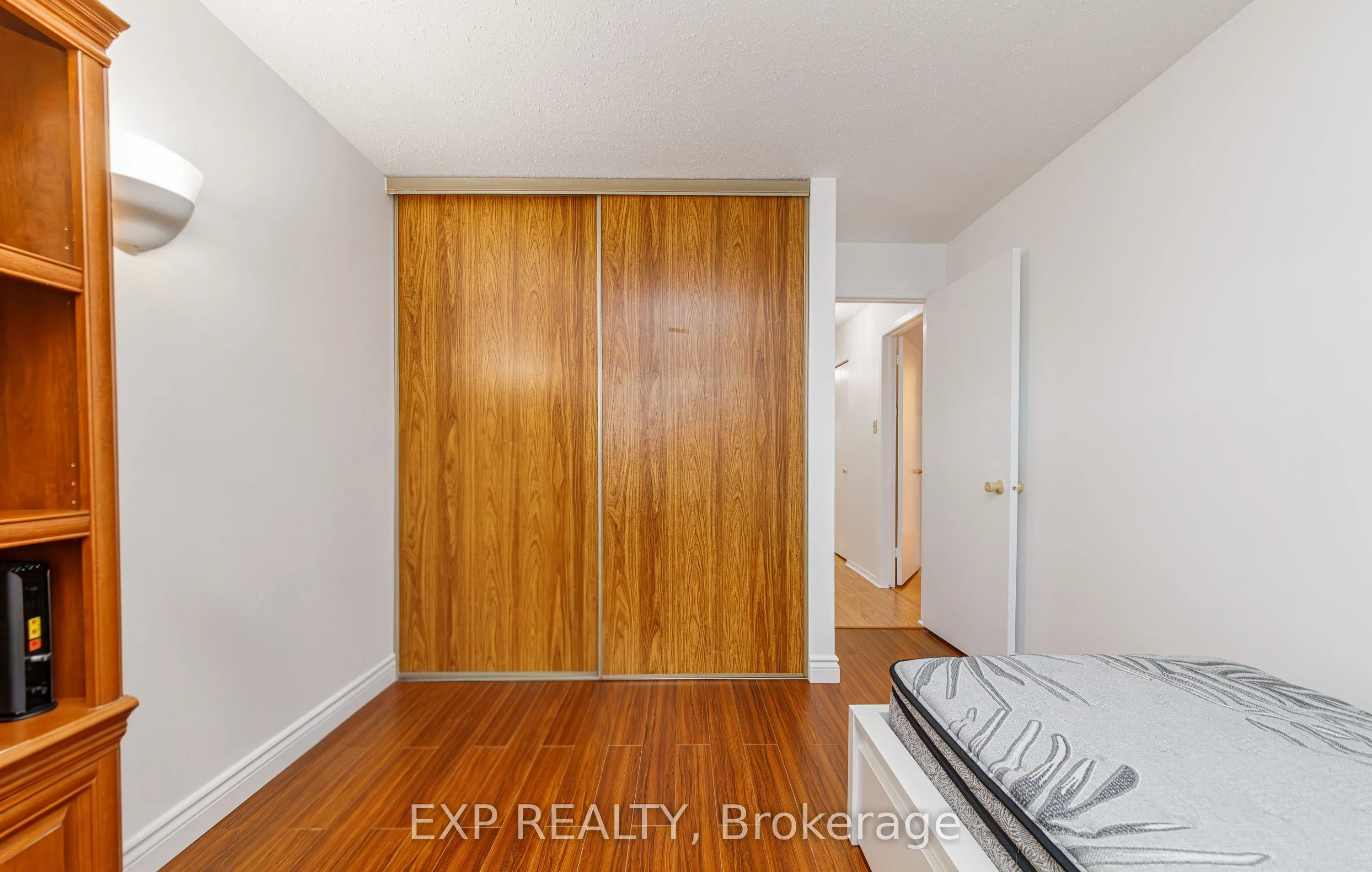1237 Cedarcroft Crescent