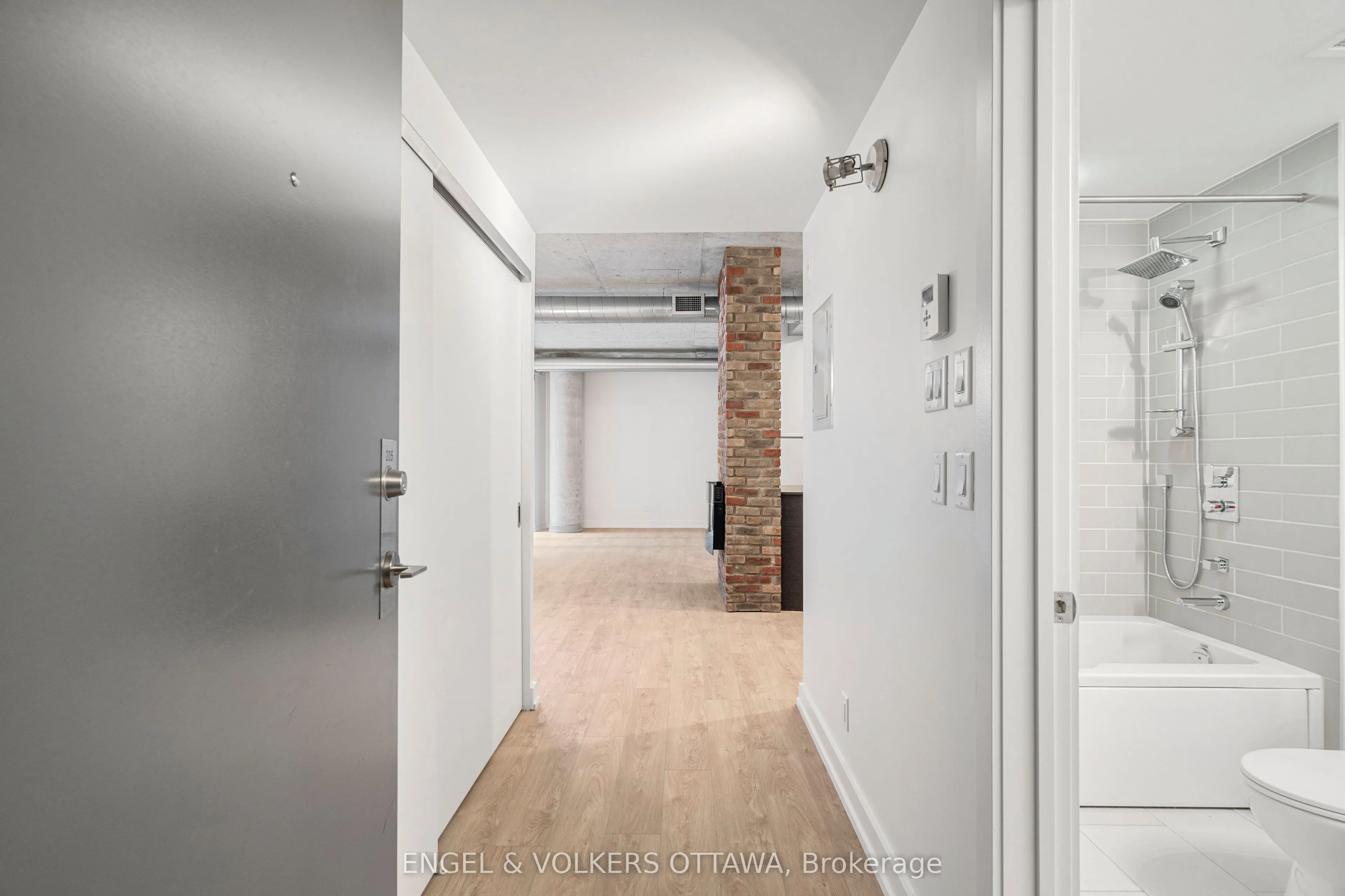 354 Gladstone Avenue #205
